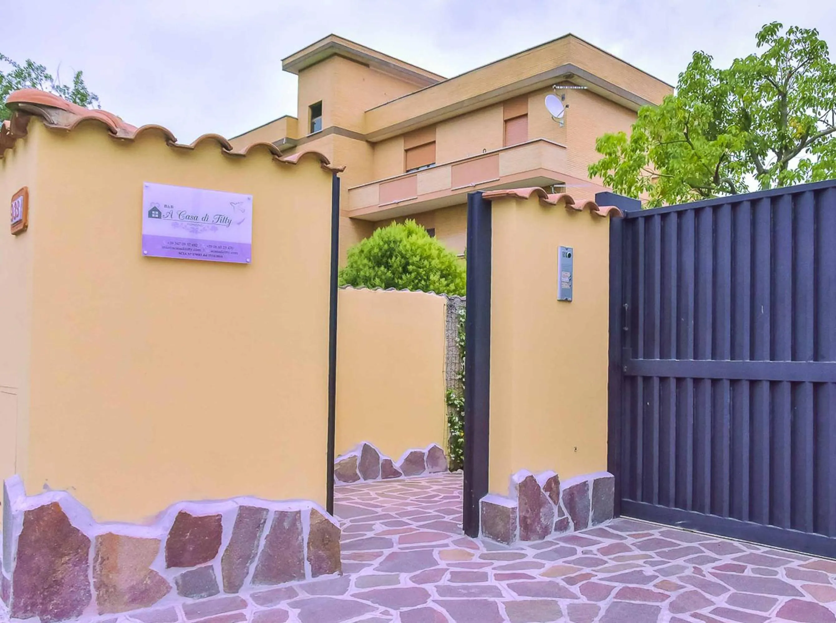 Facade/entrance in A Casa di Titty
