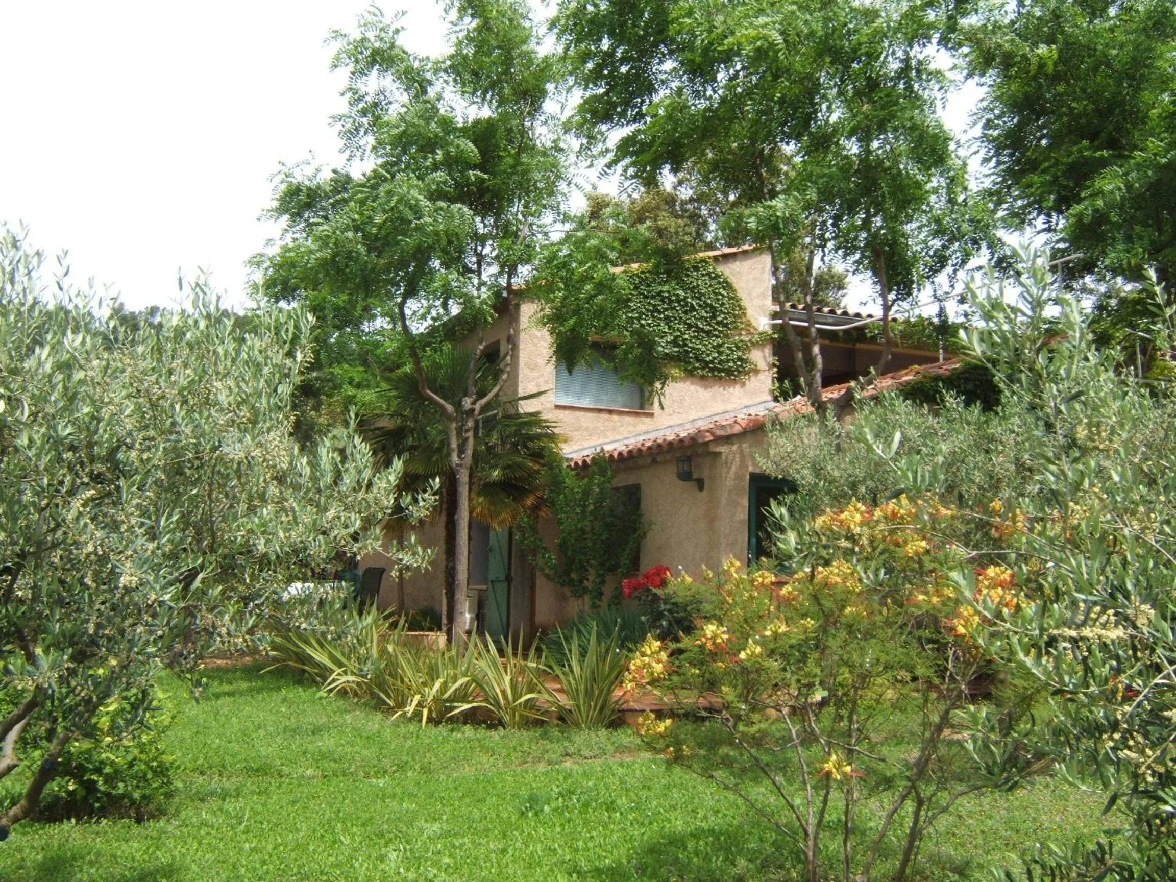 Facade/entrance in La Radassière
