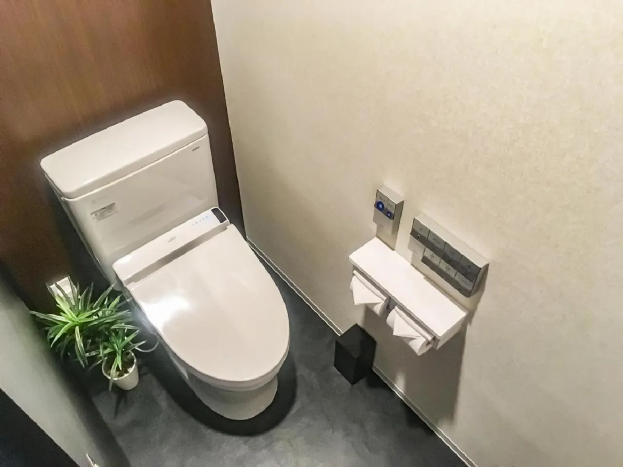 Toilet in HOTEL LiVEMAX Aichi Toyota Ekimae
