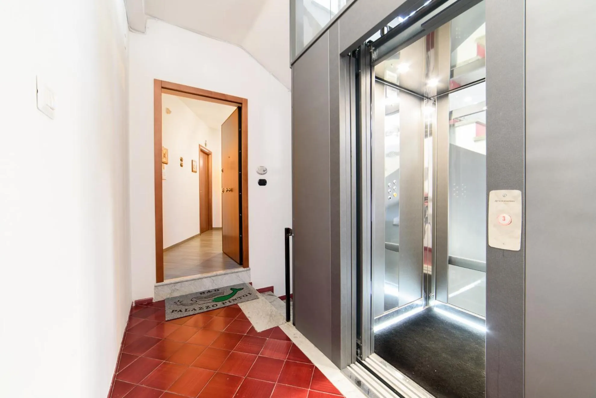 elevator in B&B Palazzo Pinto 2