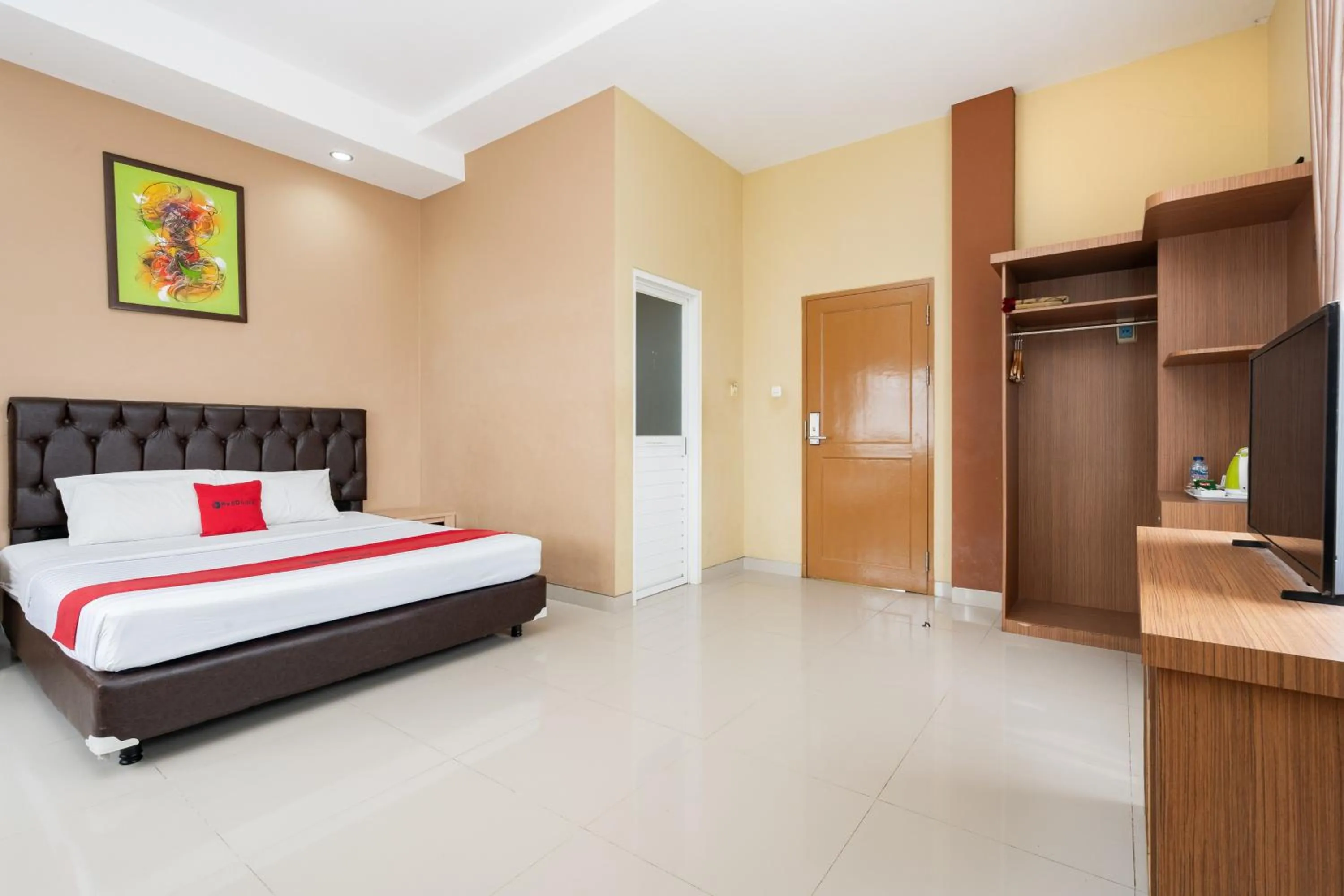 Bedroom, Bed in RedDoorz near Islamic Center Samarinda