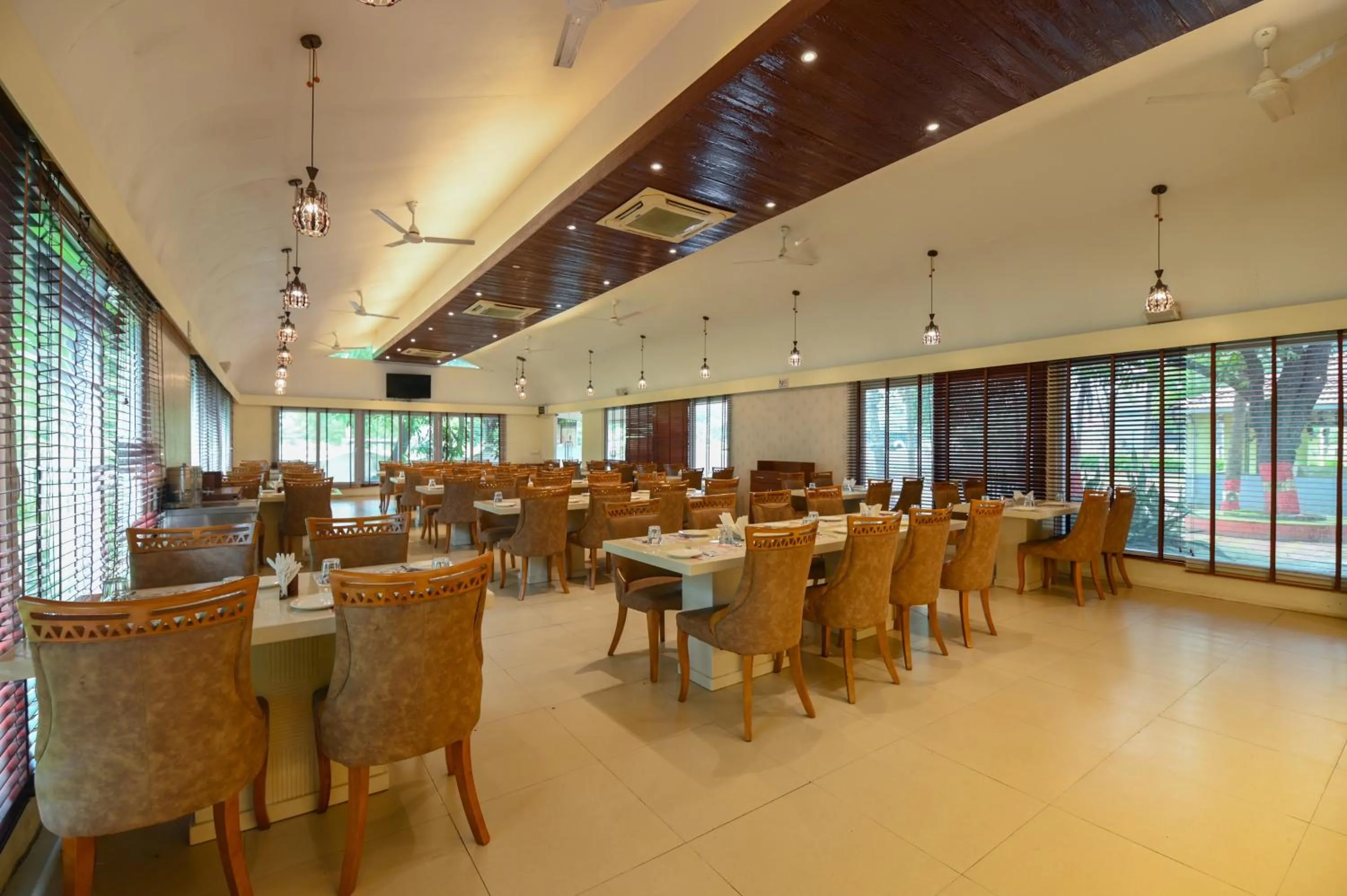 Restaurant/places to eat in Visava Amusement Park & Resort Navi Mumbai