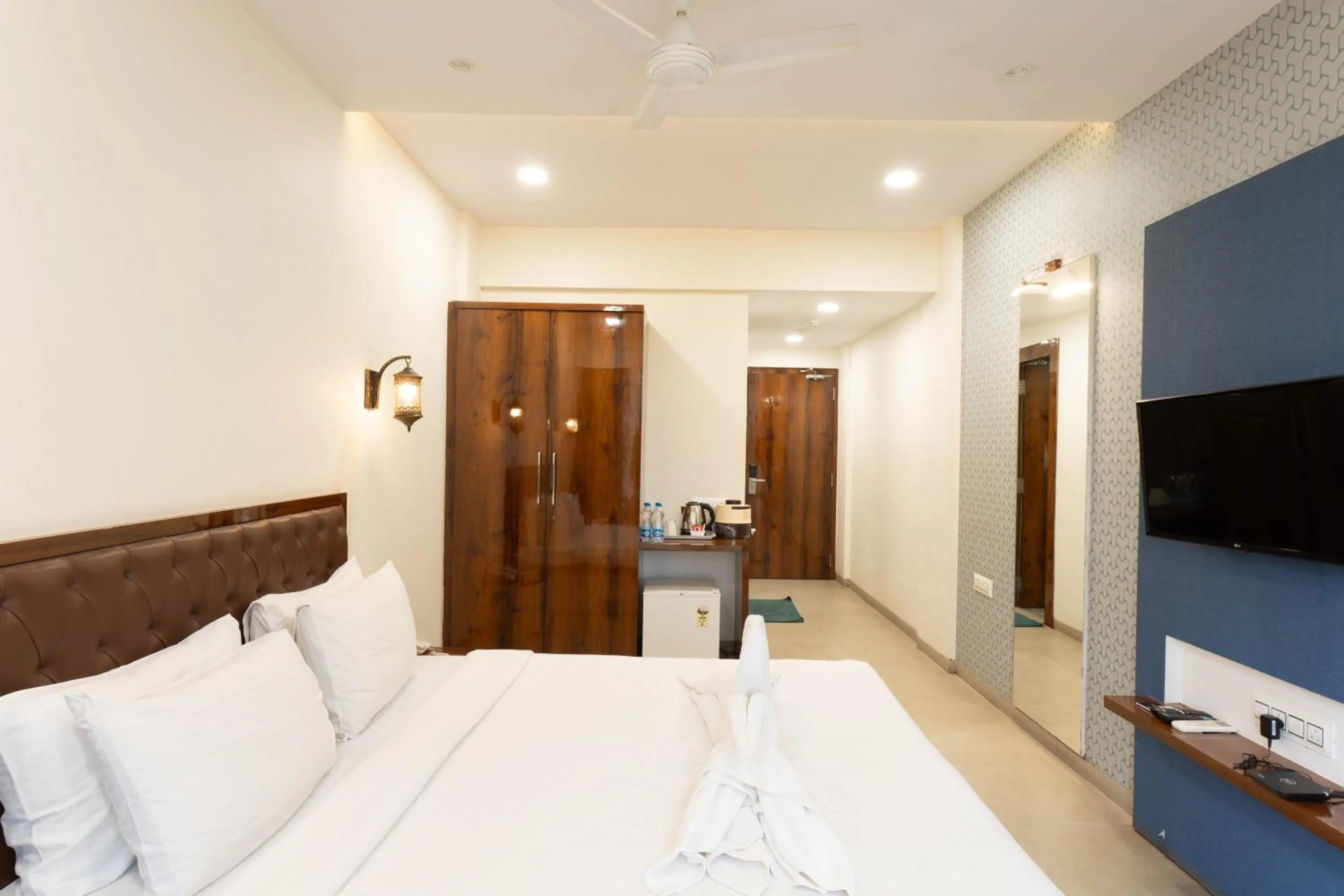 TV and multimedia, Bed in Visava Amusement Park & Resort Navi Mumbai