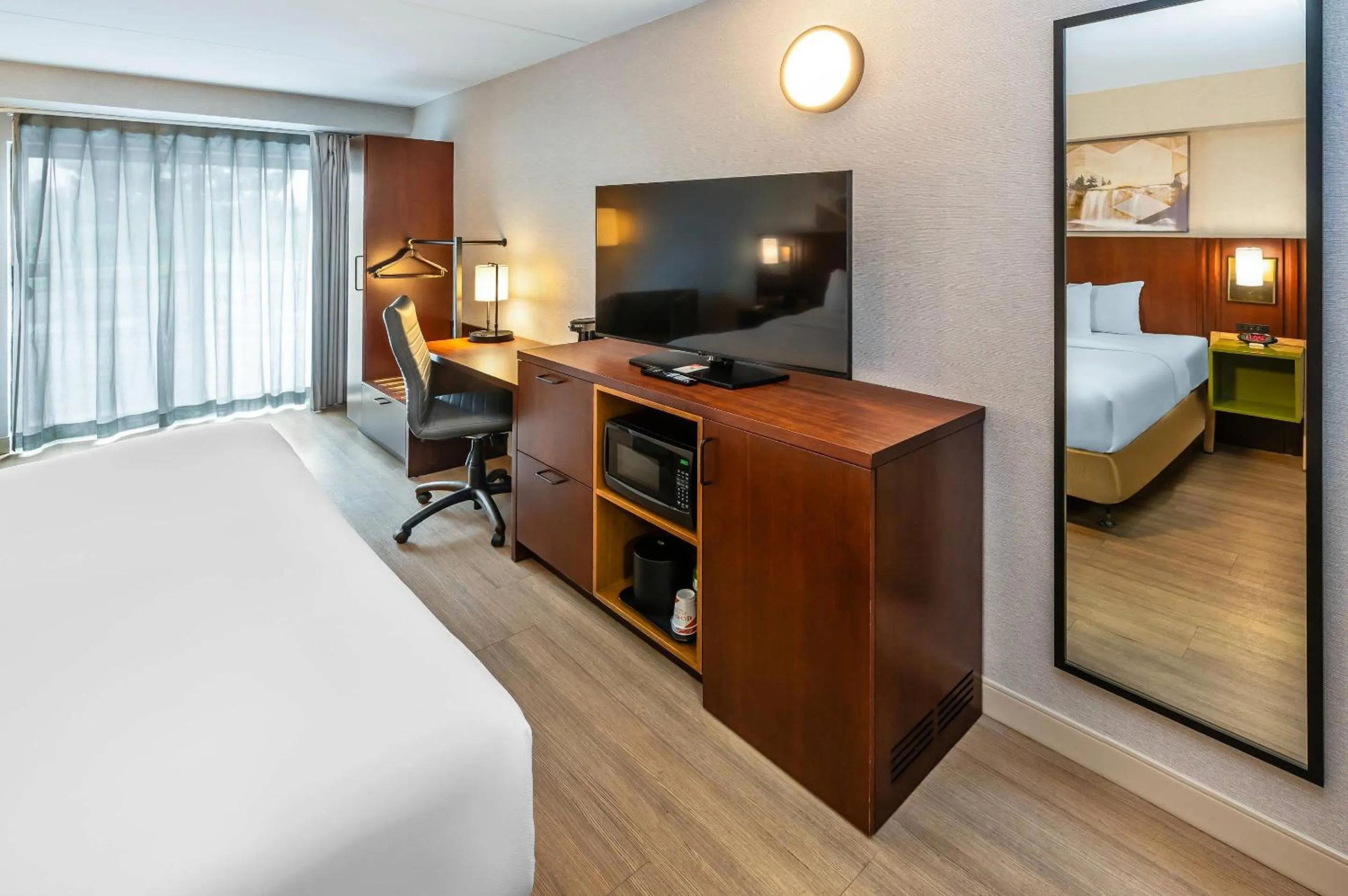 Bedroom, Bed in Comfort Inn East