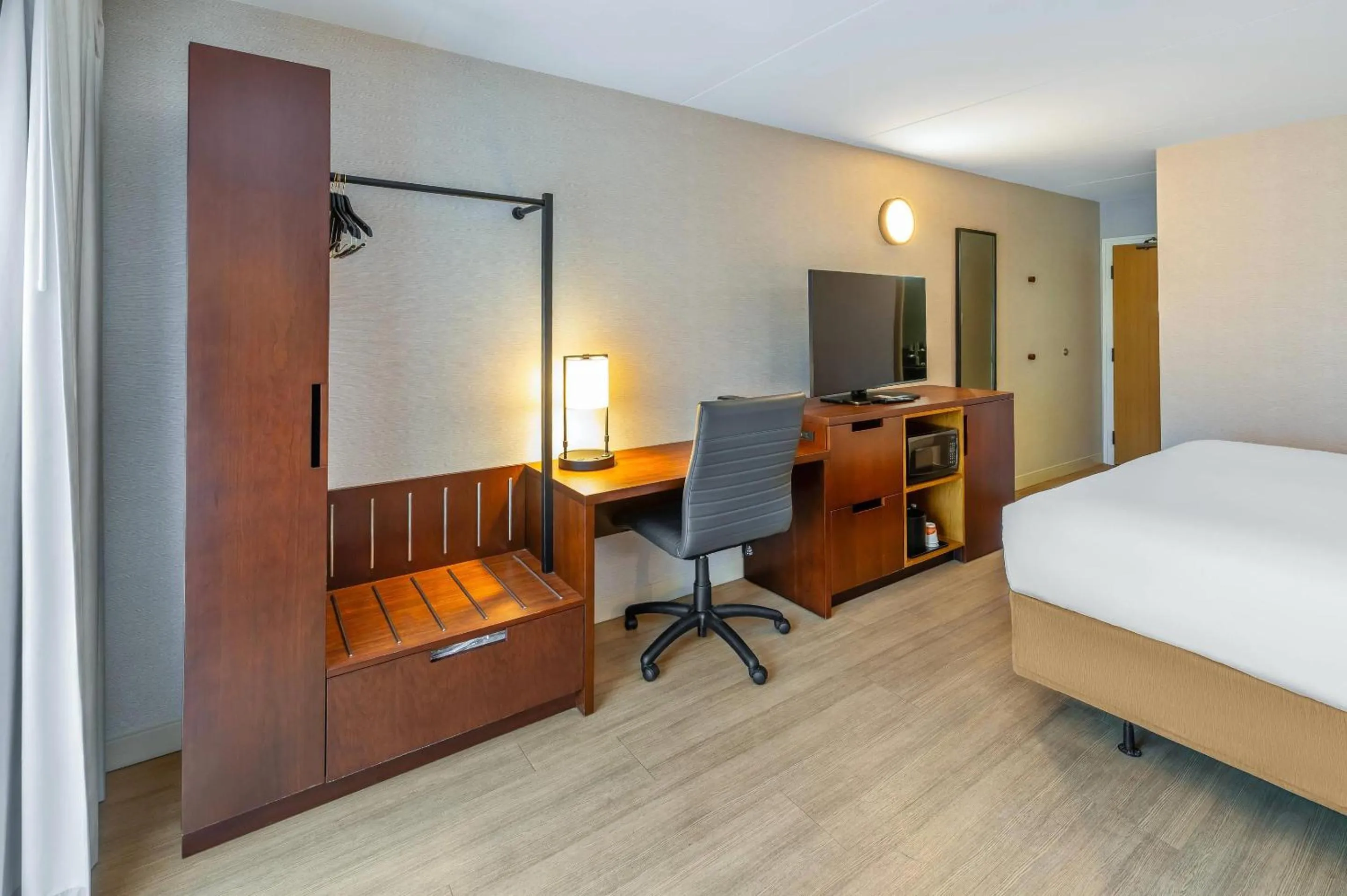 Bedroom, Bed in Comfort Inn East