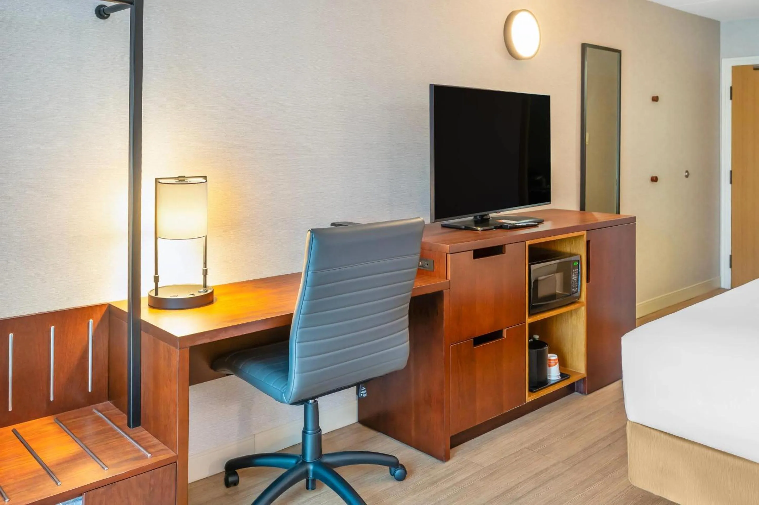 Bedroom, Bed in Comfort Inn East