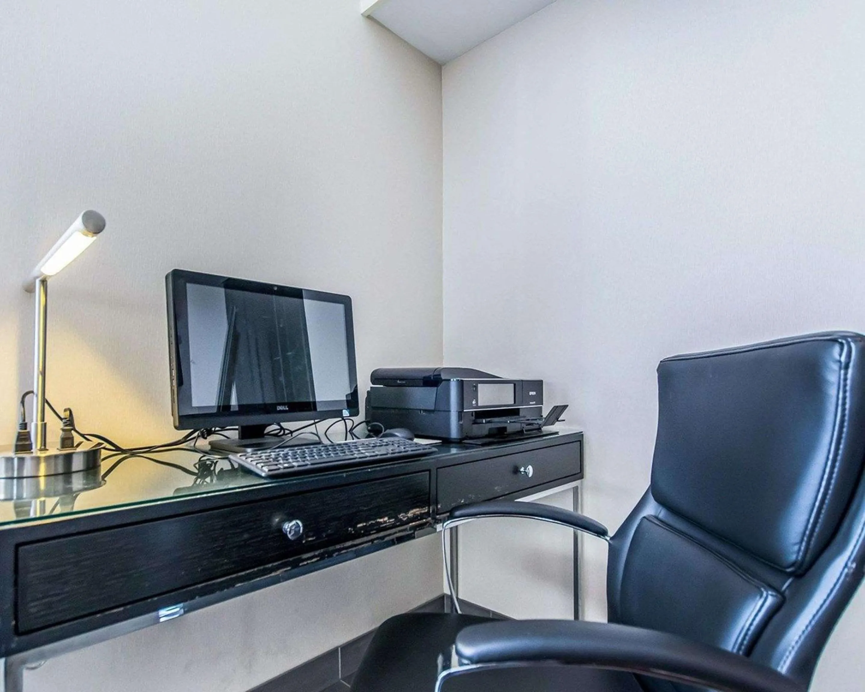 Business facilities in Comfort Inn East