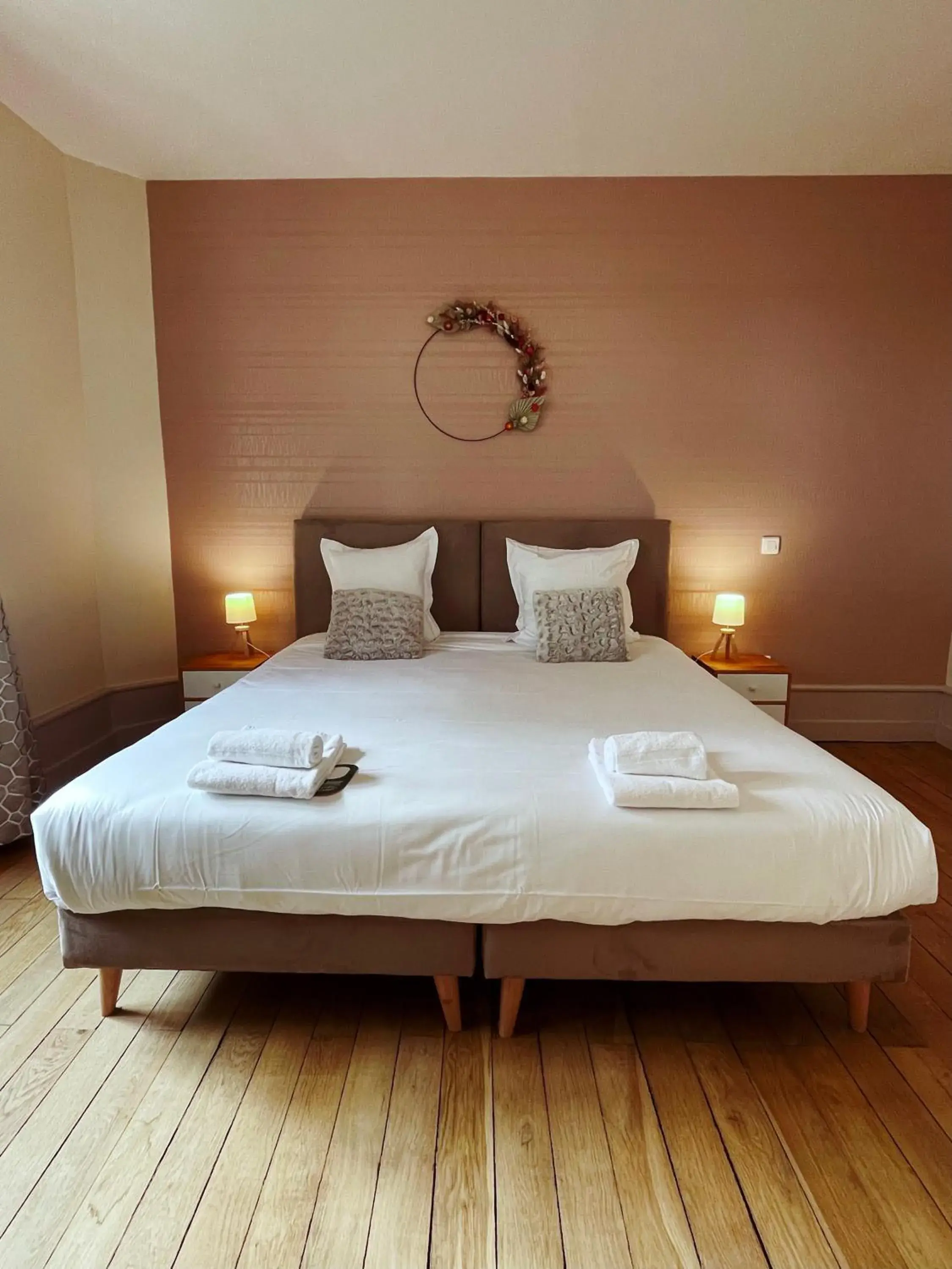 Superior Double Room in La Maison Verneuil Superior Double Room in La Maison Verneuil