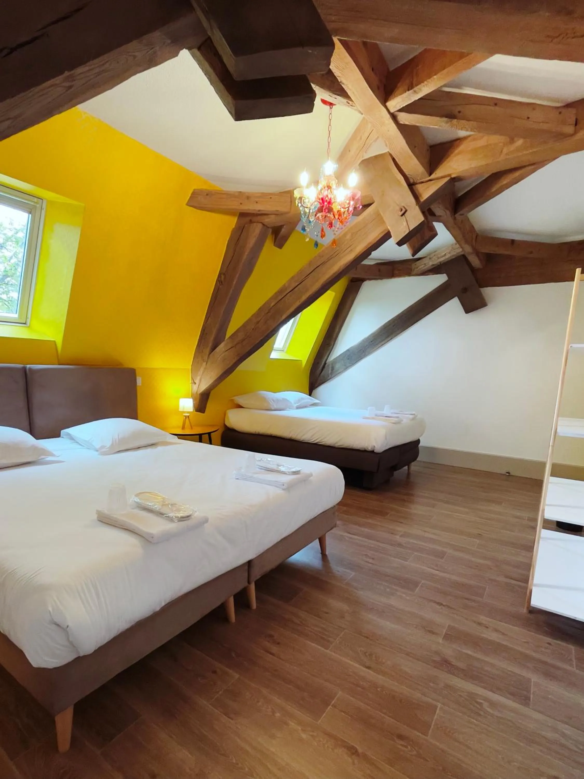 Photo of the whole room in La Maison Verneuil