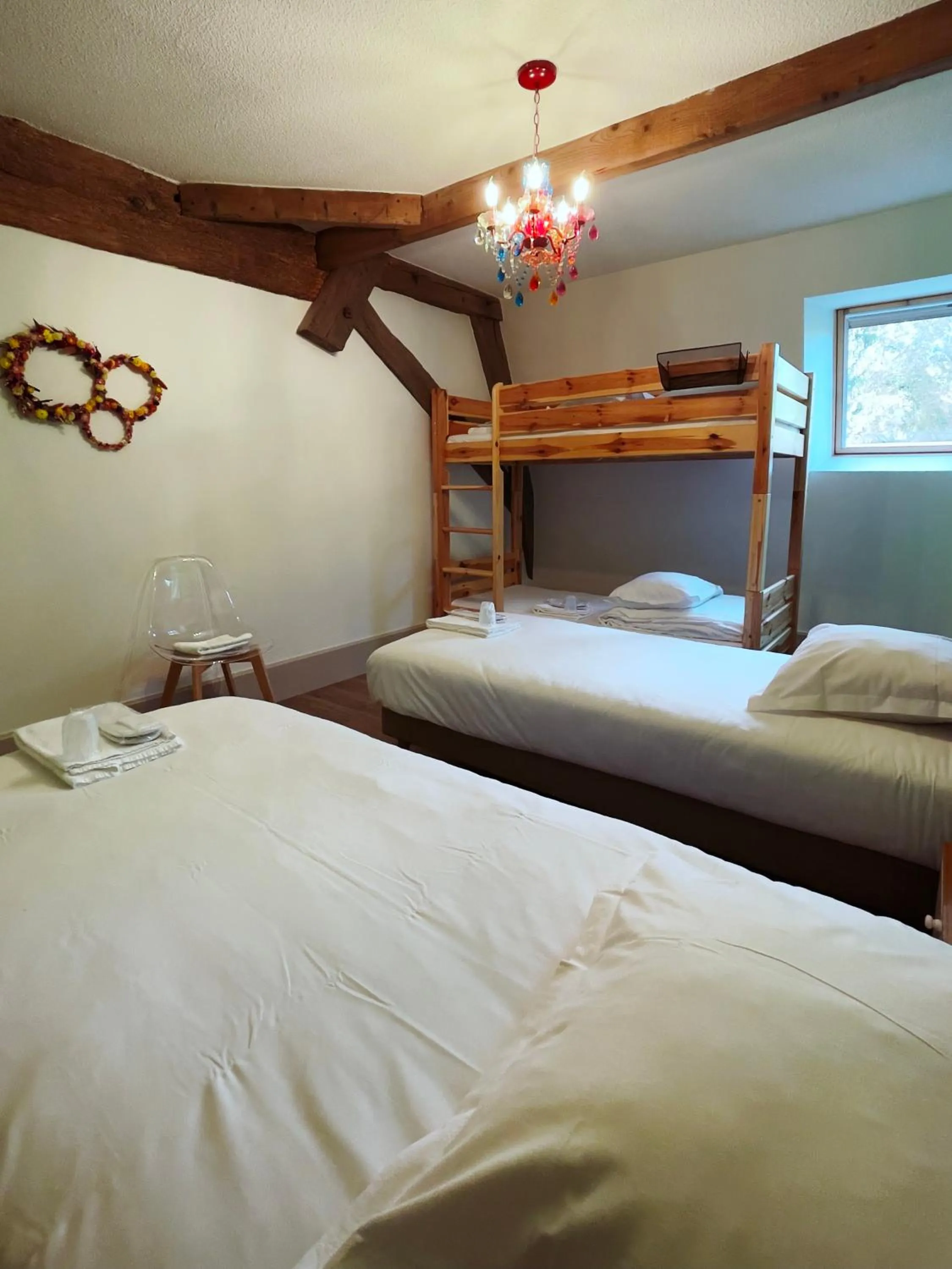 Quadruple Room with Shared Bathroom in La Maison Verneuil