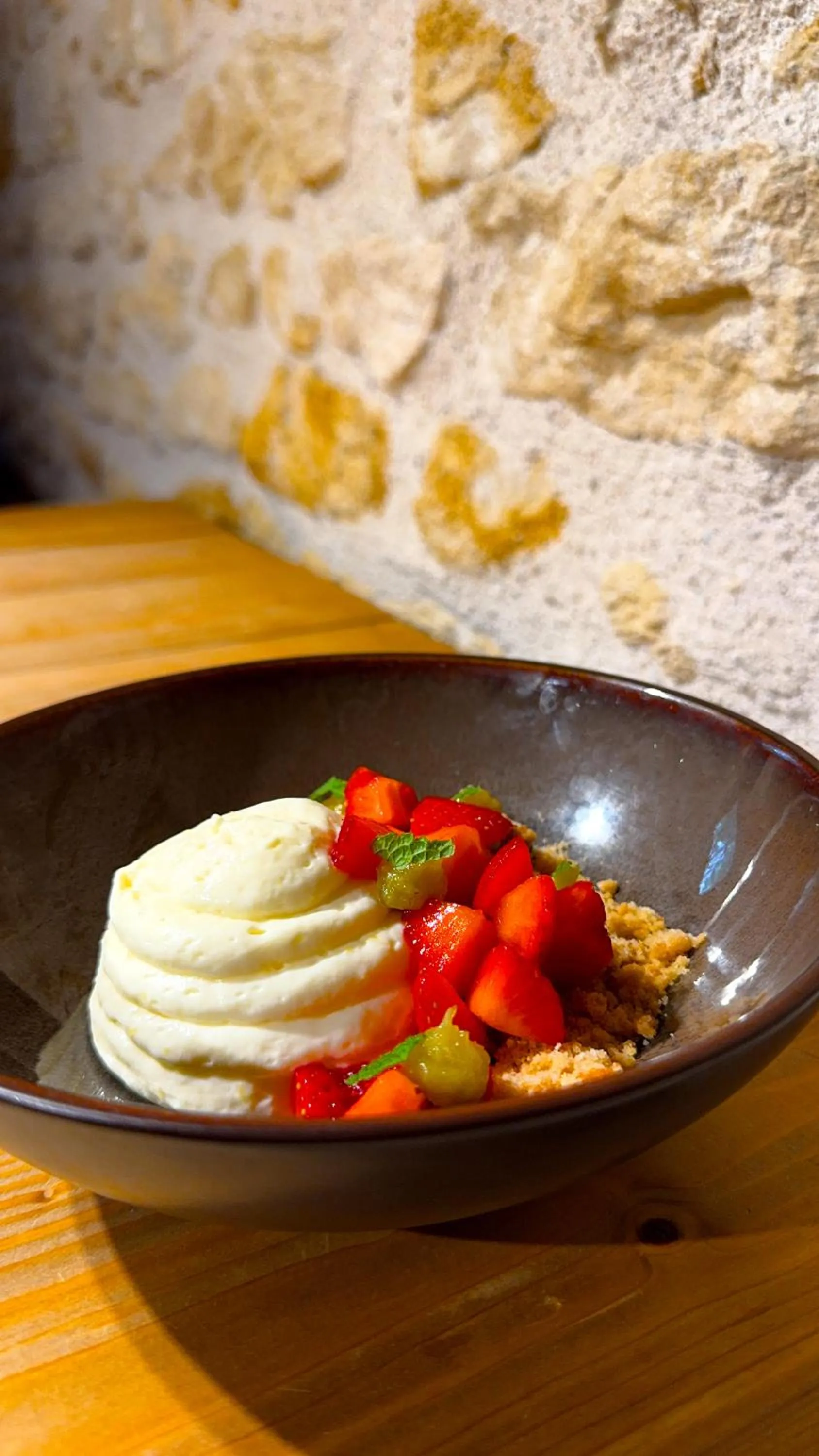 Restaurant/places to eat in La Maison Verneuil