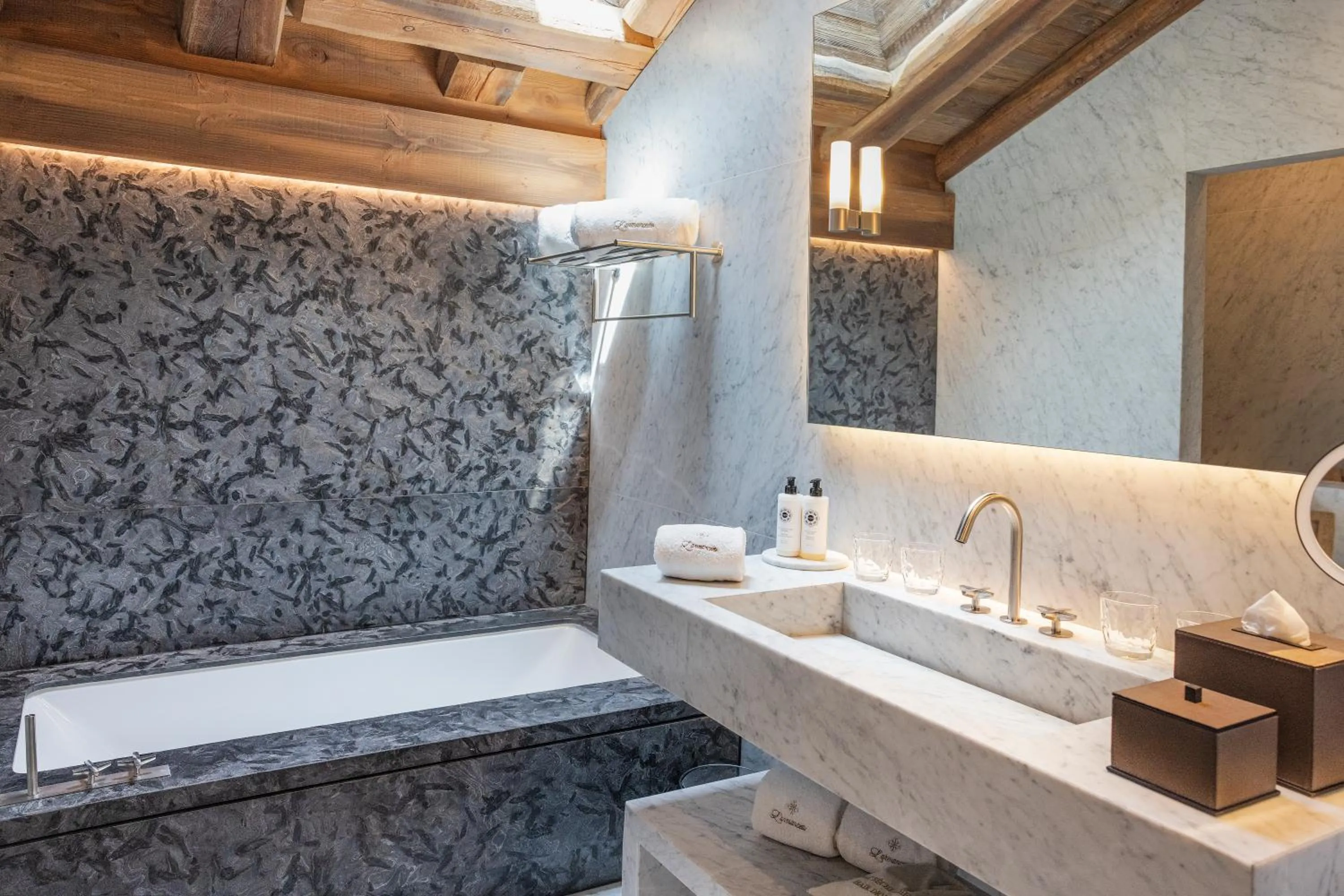 Bathroom in Armancette - The Leading Hotels of the World