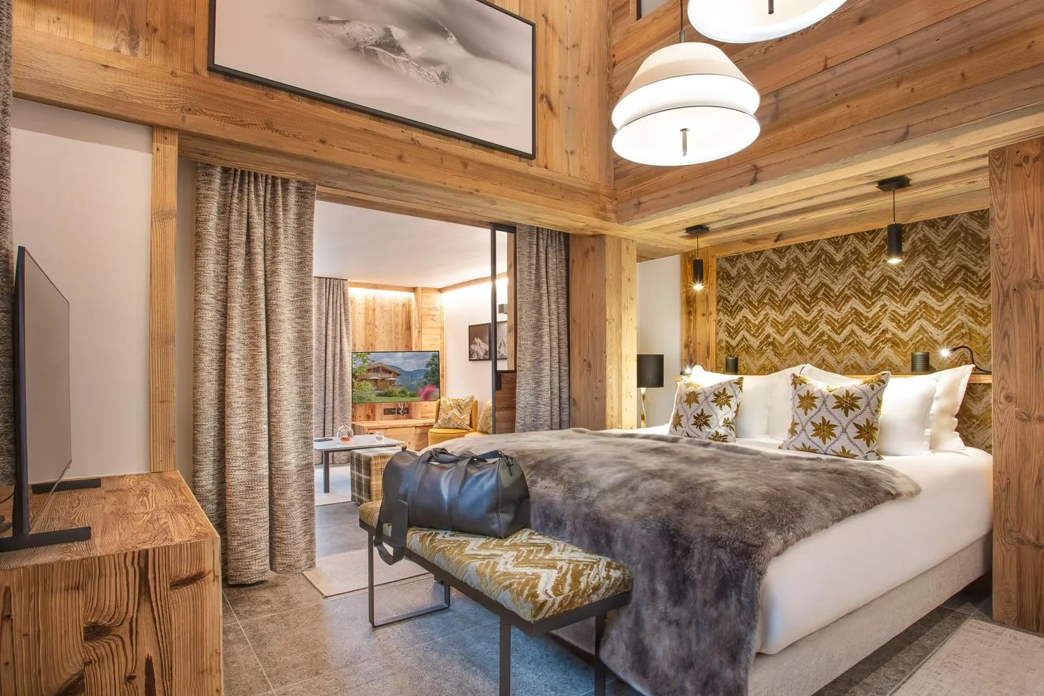 Photo of the whole room, Bed in Armancette - The Leading Hotels of the World