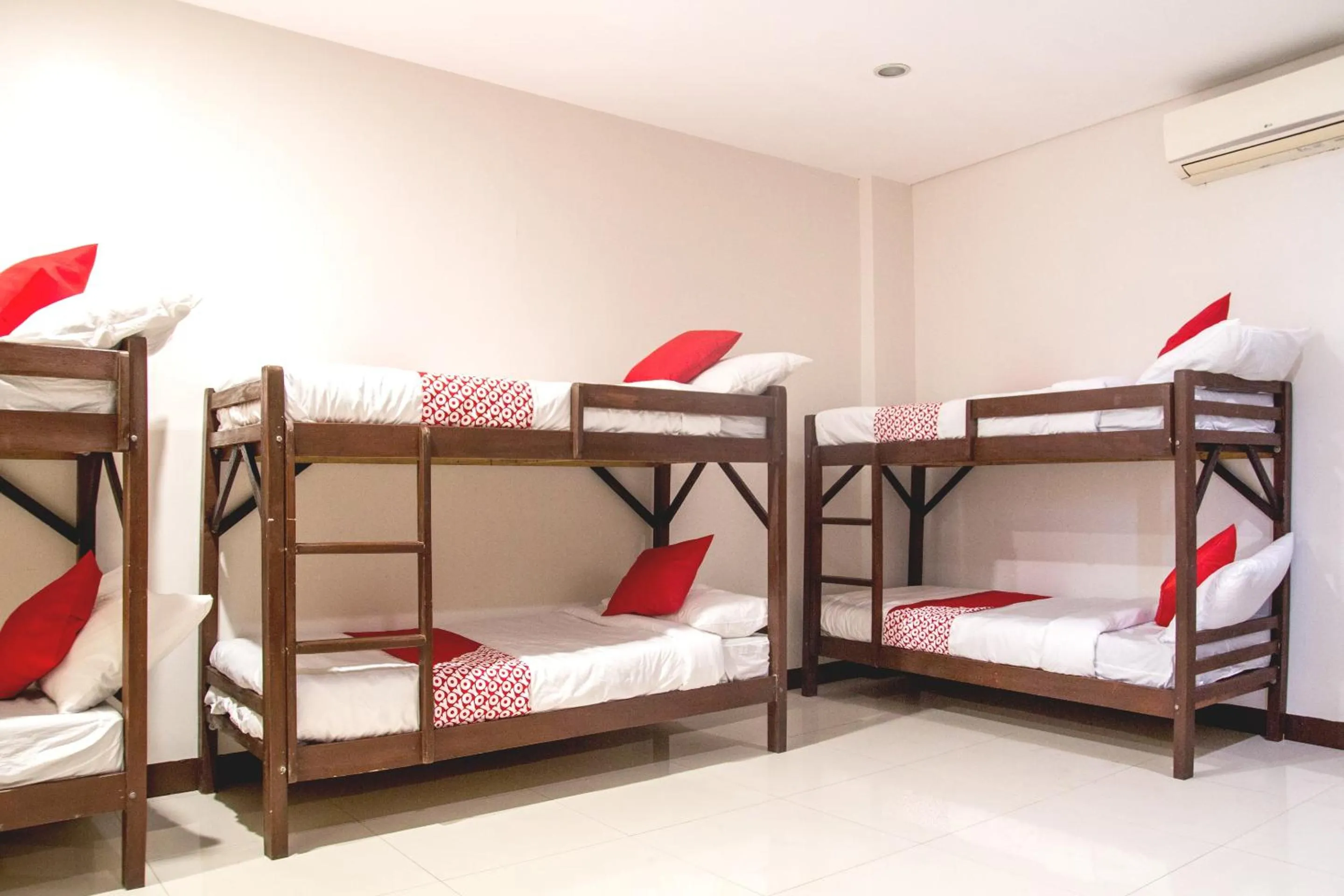 Bedroom in OYO 153 Espacio de Clarita Hometel