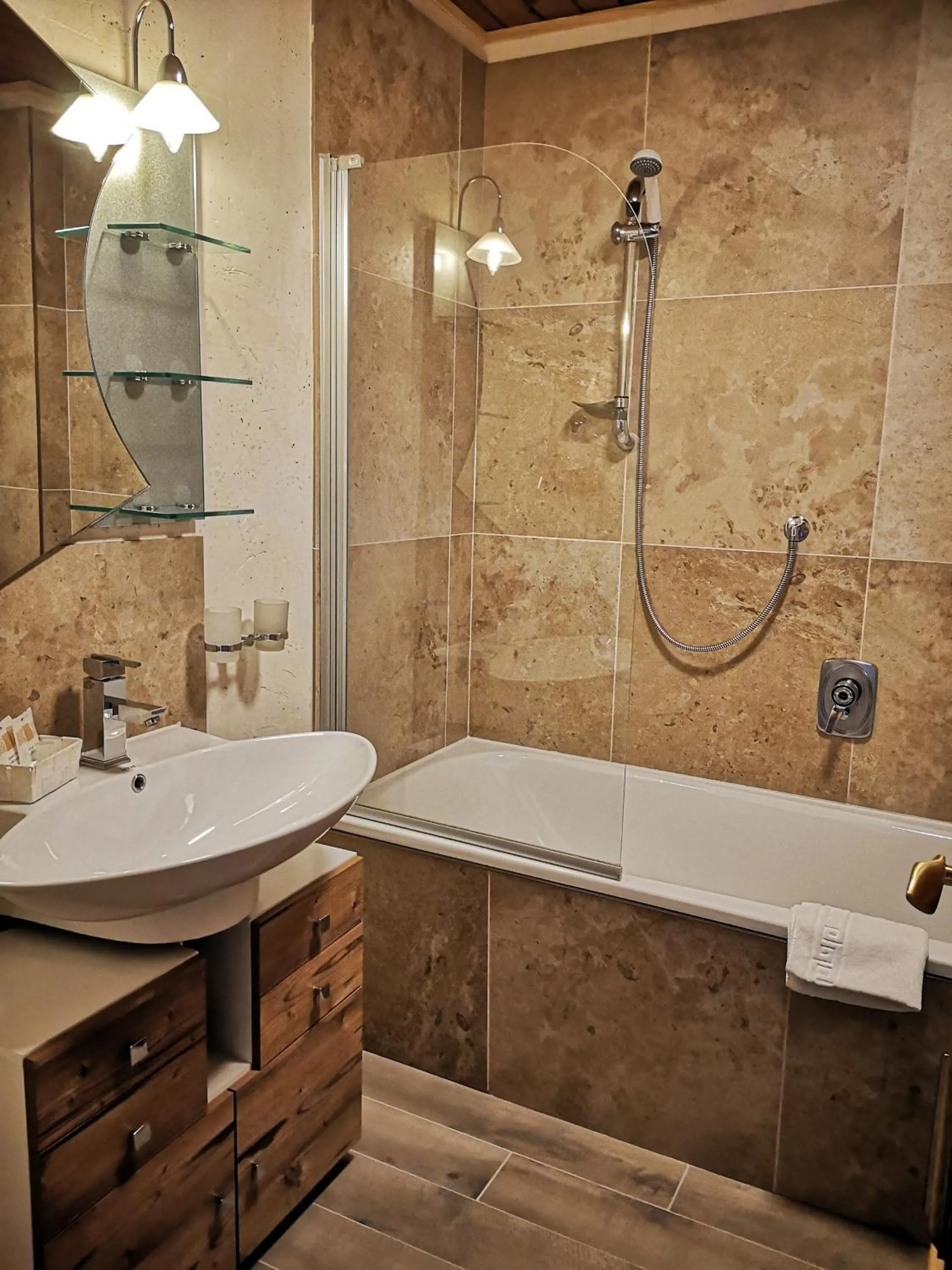 Bathroom in Gasthaus Auwirt