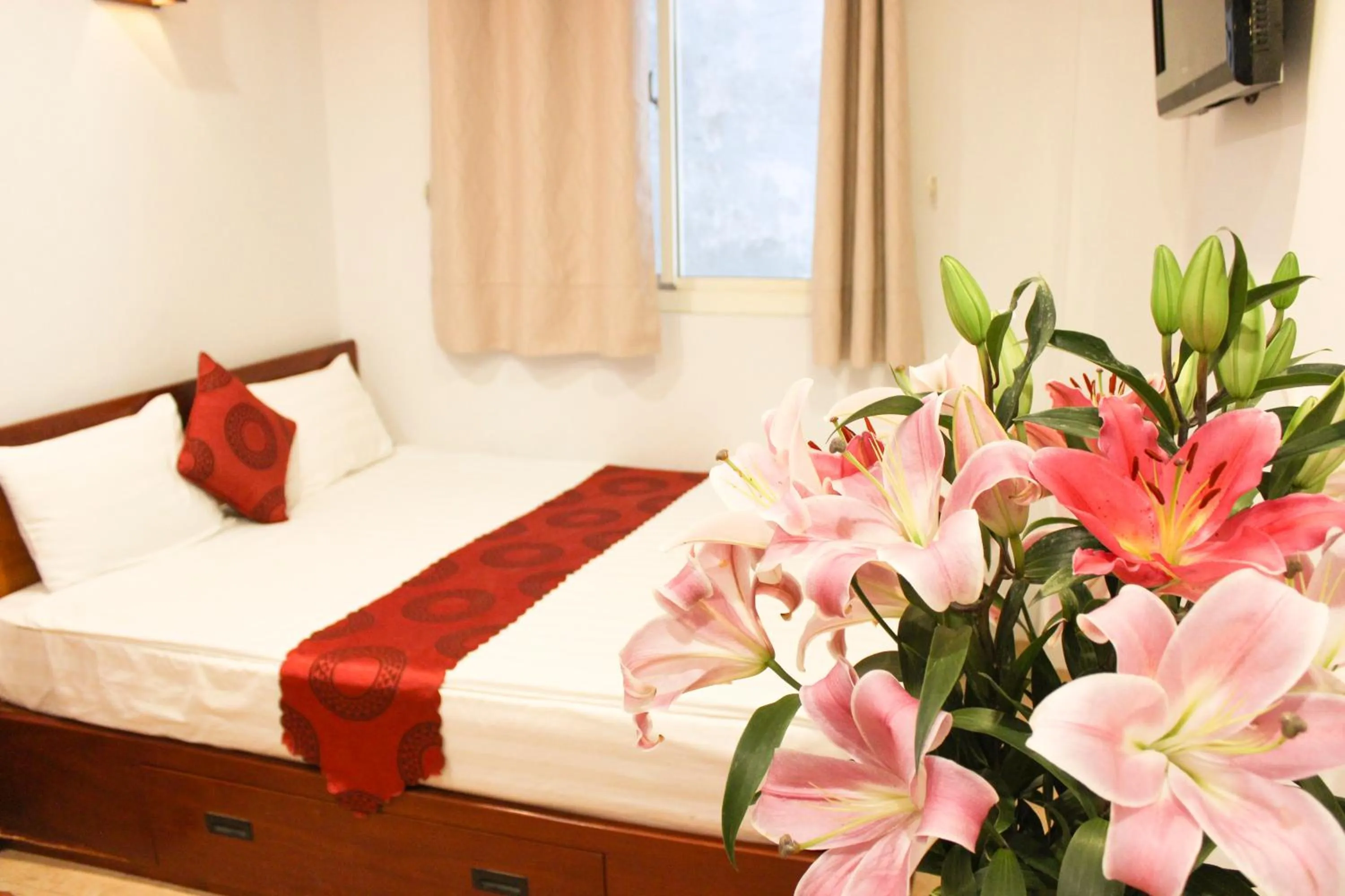 Photo of the whole room, Bed in Sao Nam Hotel - Bui Vien Walking Street