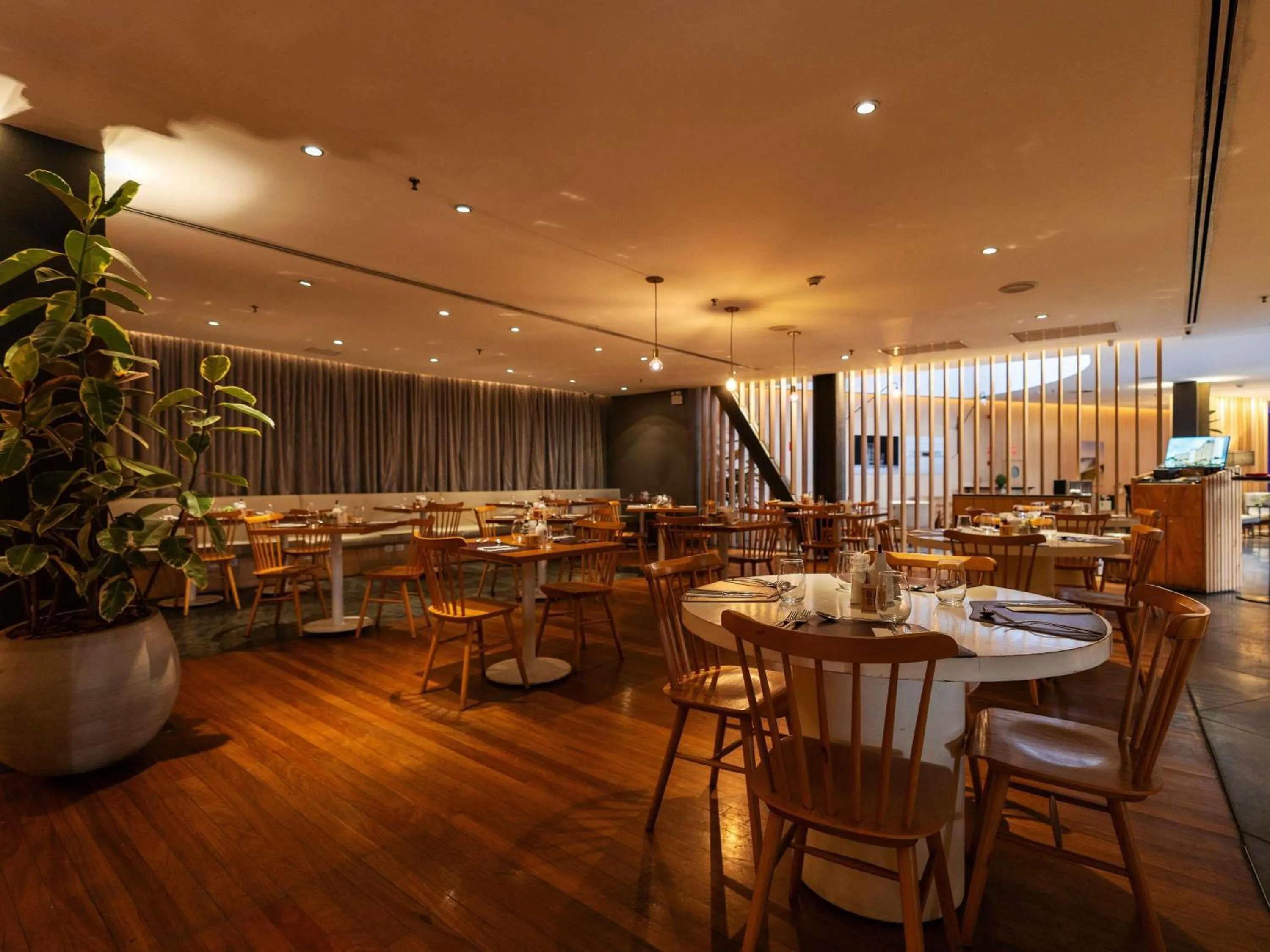 Restaurant/places to eat in Pullman Sao Paulo Guarulhos Airport