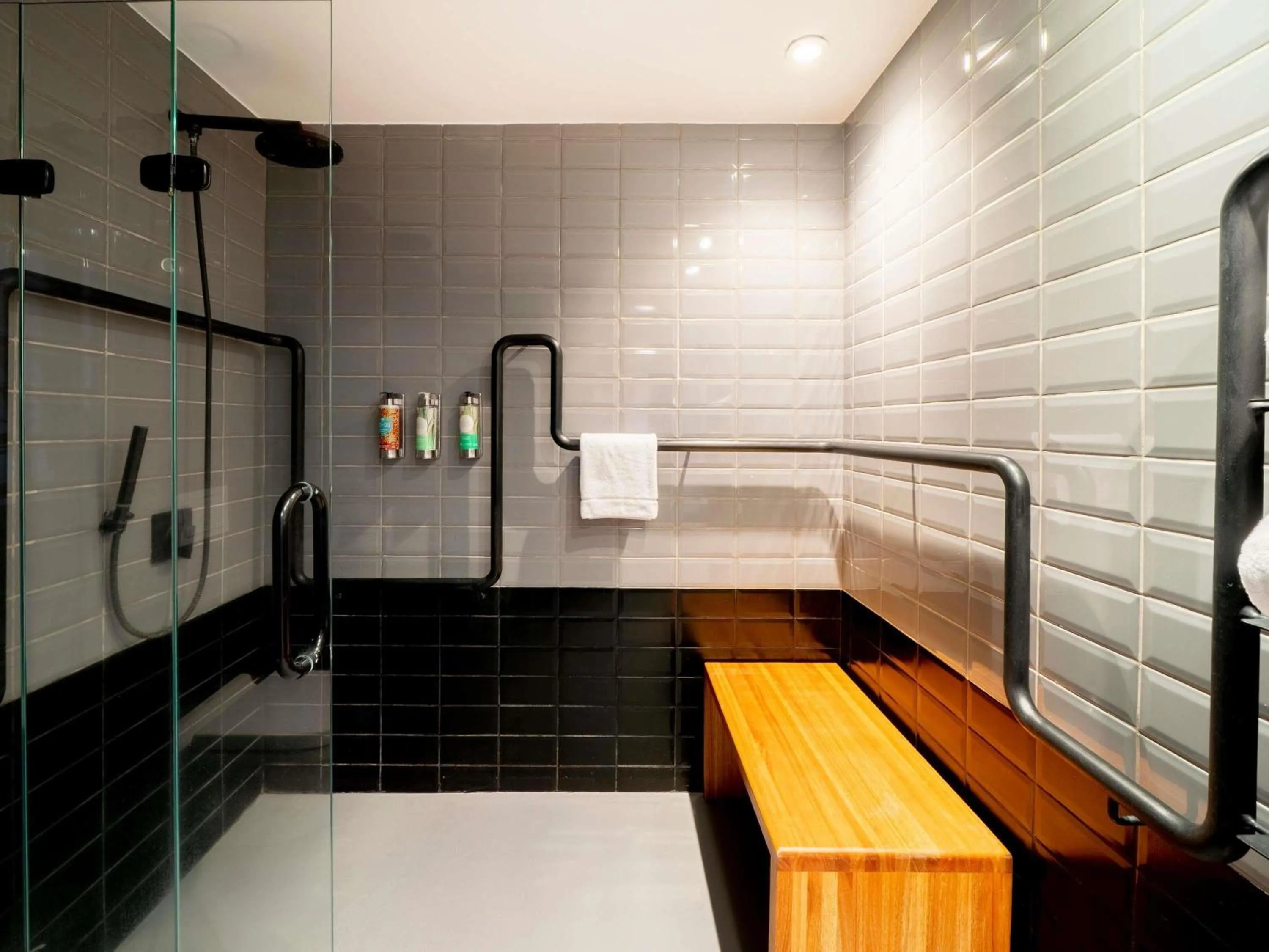 Shower in Pullman Sao Paulo Guarulhos Airport