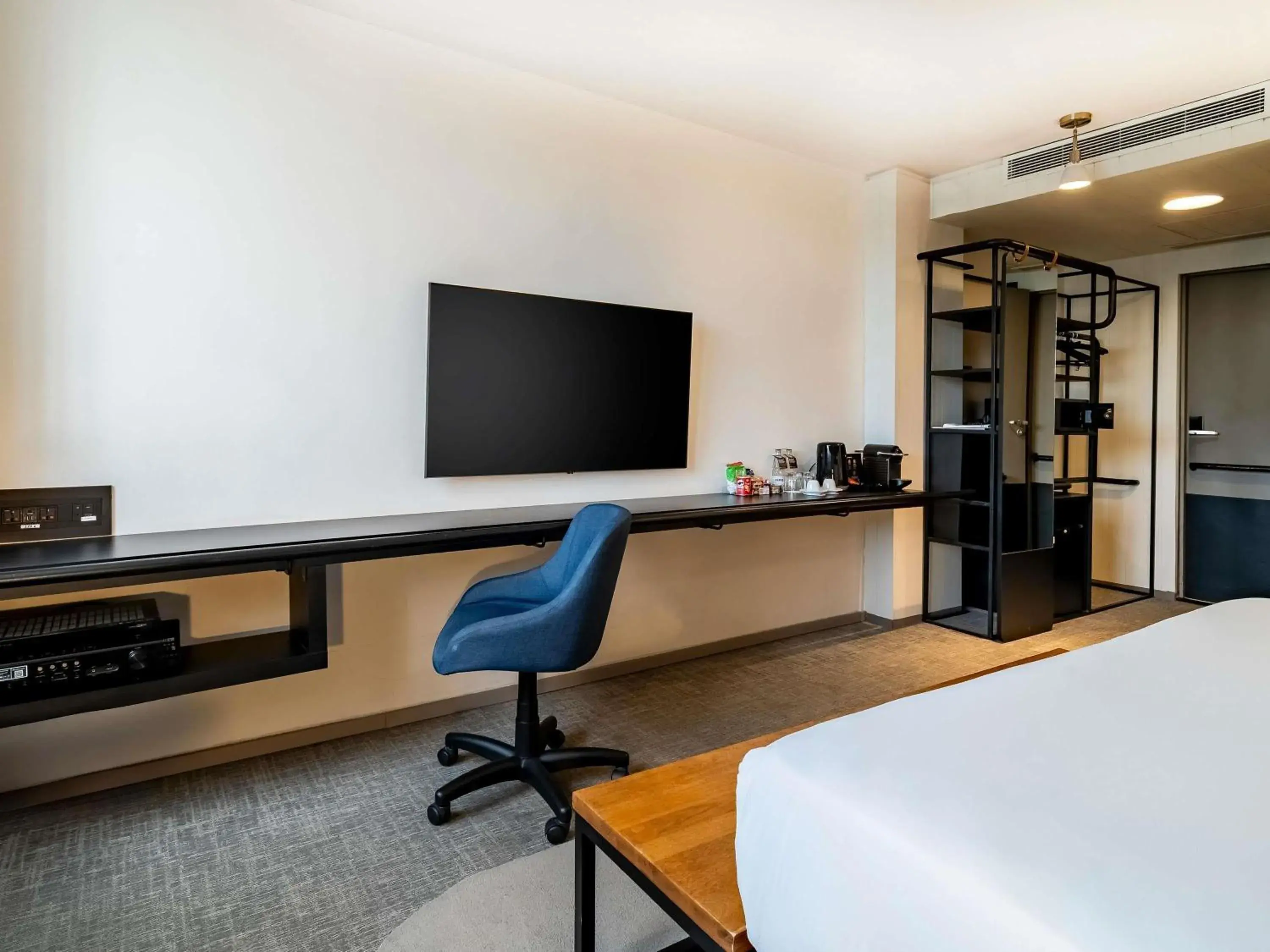 Design Executive Double Room - single occupancy - Disability Access in Pullman Sao Paulo Guarulhos Airport Design Executive Double Room - single occupancy - Disability Access in Pullman Sao Paulo Guarulhos Airport