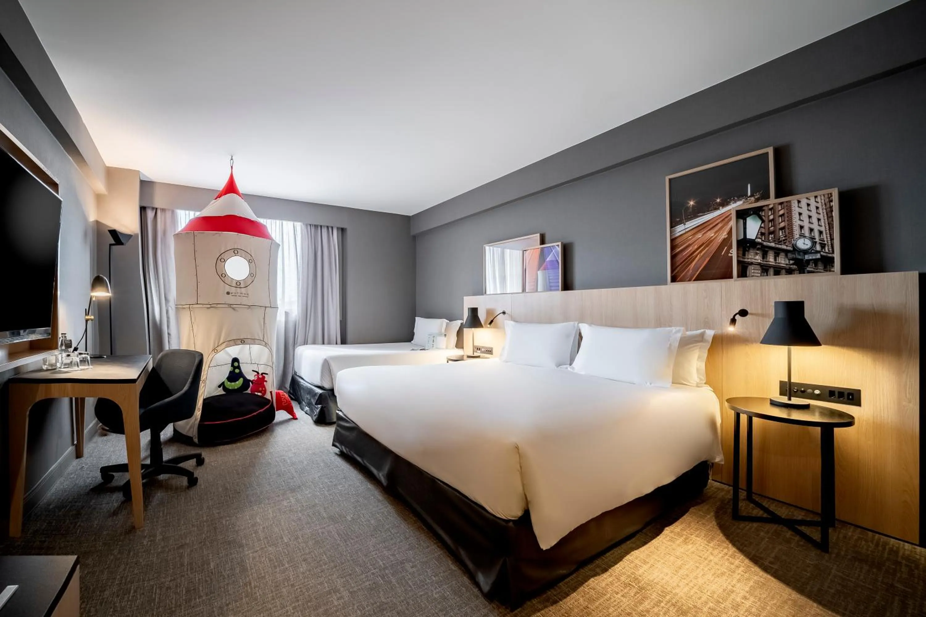 Family Room with One King and One Single Bed - single occupancy in Pullman Sao Paulo Guarulhos Airport