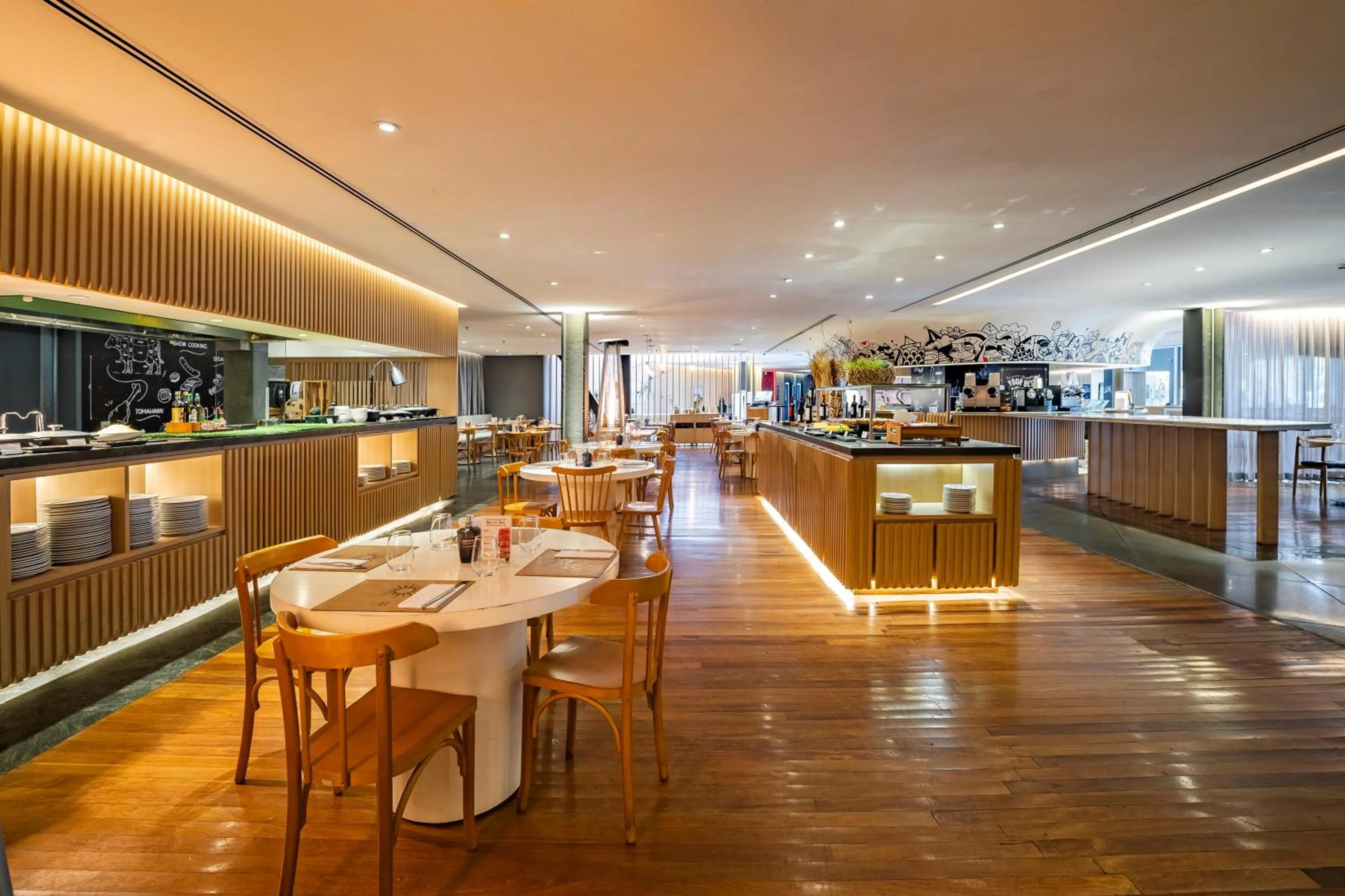 Restaurant/places to eat in Pullman Sao Paulo Guarulhos Airport