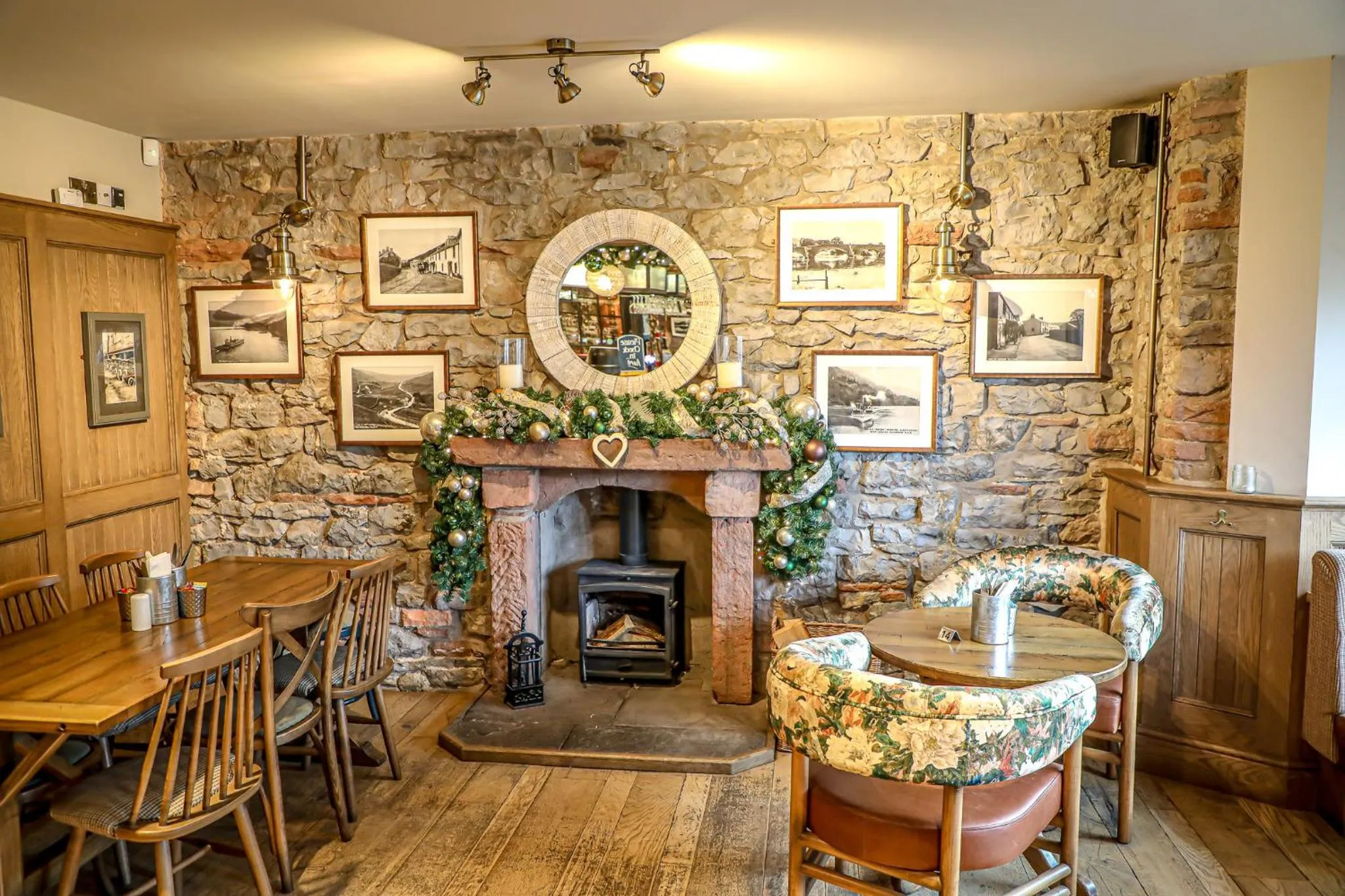 Lounge or bar in The Pooley Bridge Inn