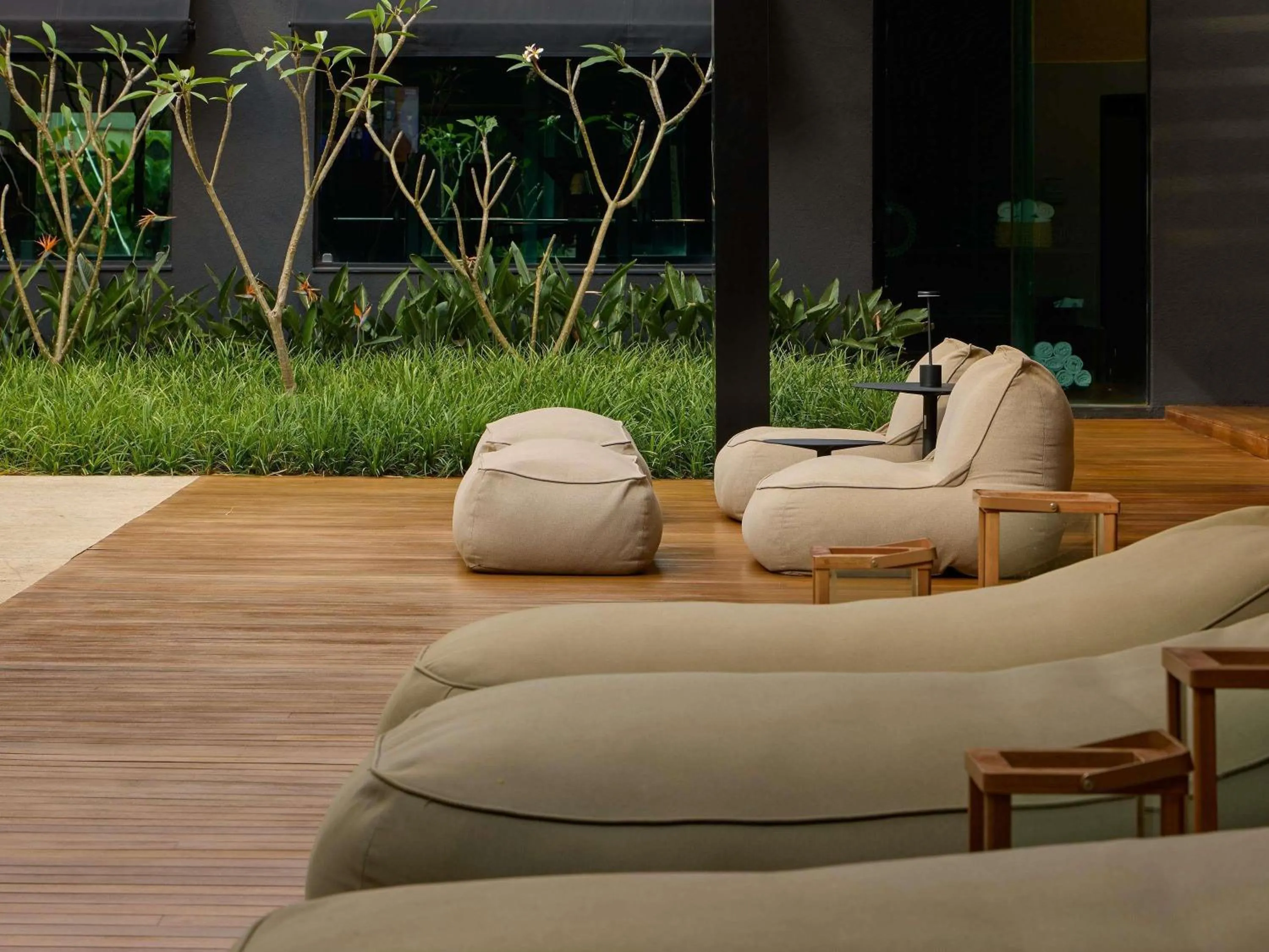 Pool view in Caesar Business Belo Horizonte Belvedere