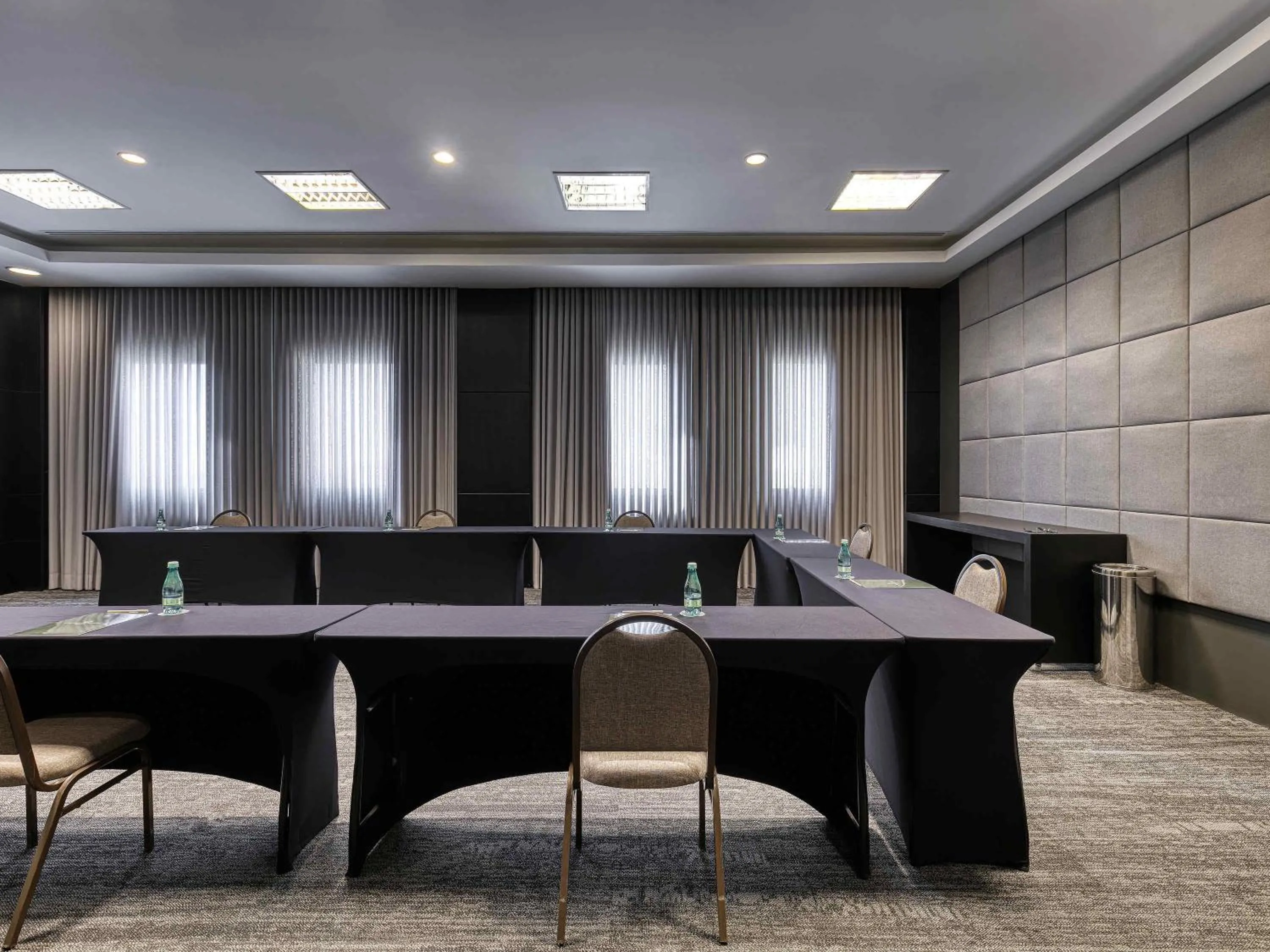 Meeting/conference room in Caesar Business Belo Horizonte Belvedere