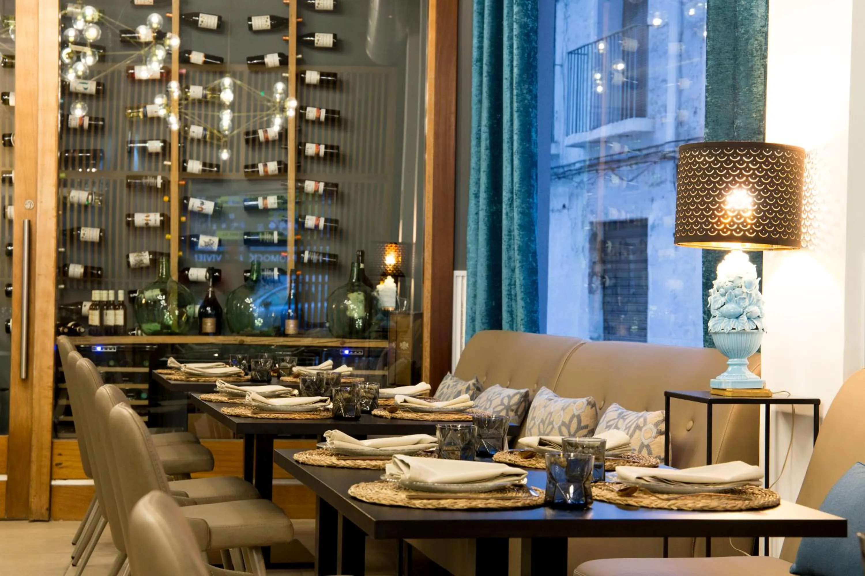 Restaurant/places to eat in Quart Youth Hostel & Apartments