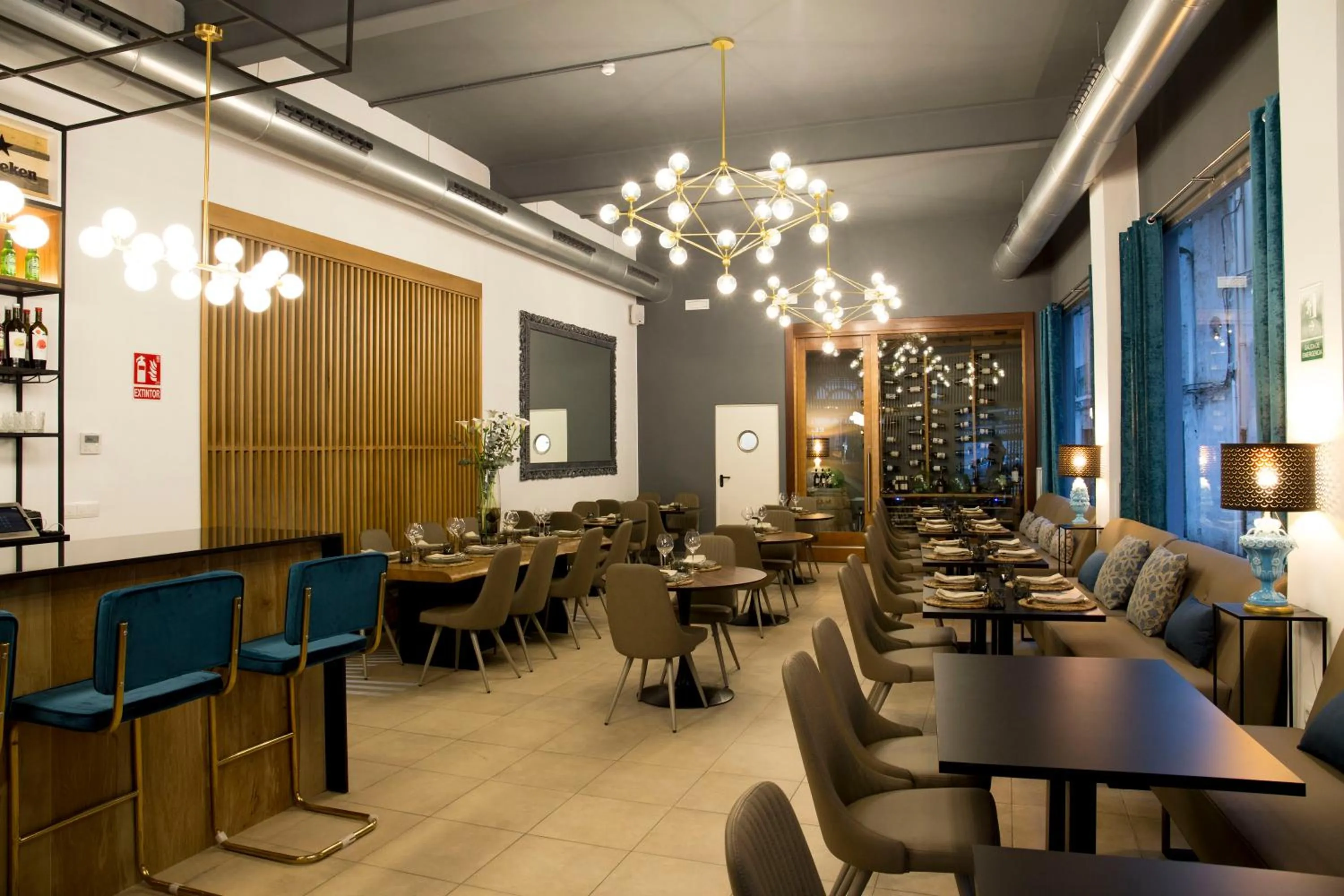 Restaurant/places to eat in Quart Youth Hostel & Apartments