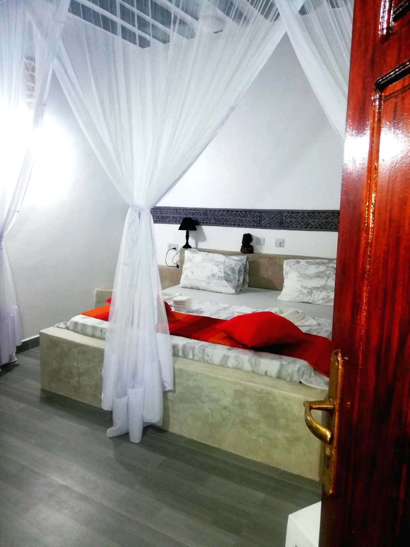 Bedroom, Bed in Peter Pan Beach Lodge