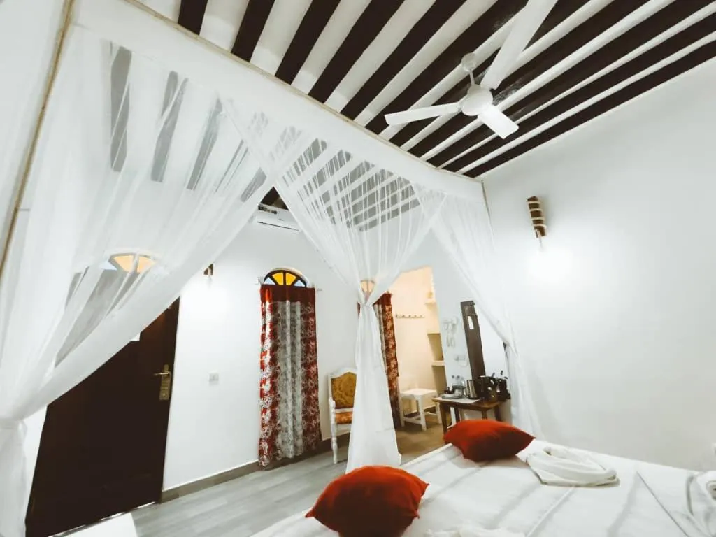 Bed in Peter Pan Beach Lodge