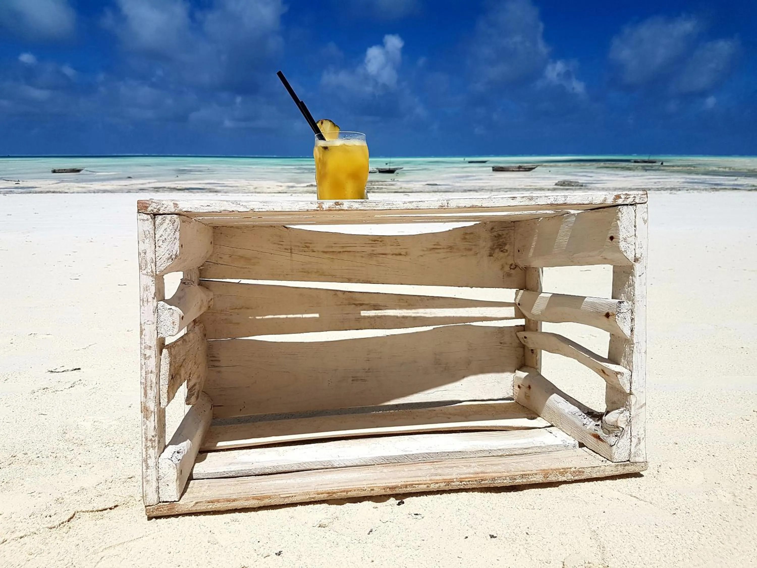 Drinks in Peter Pan Beach Lodge