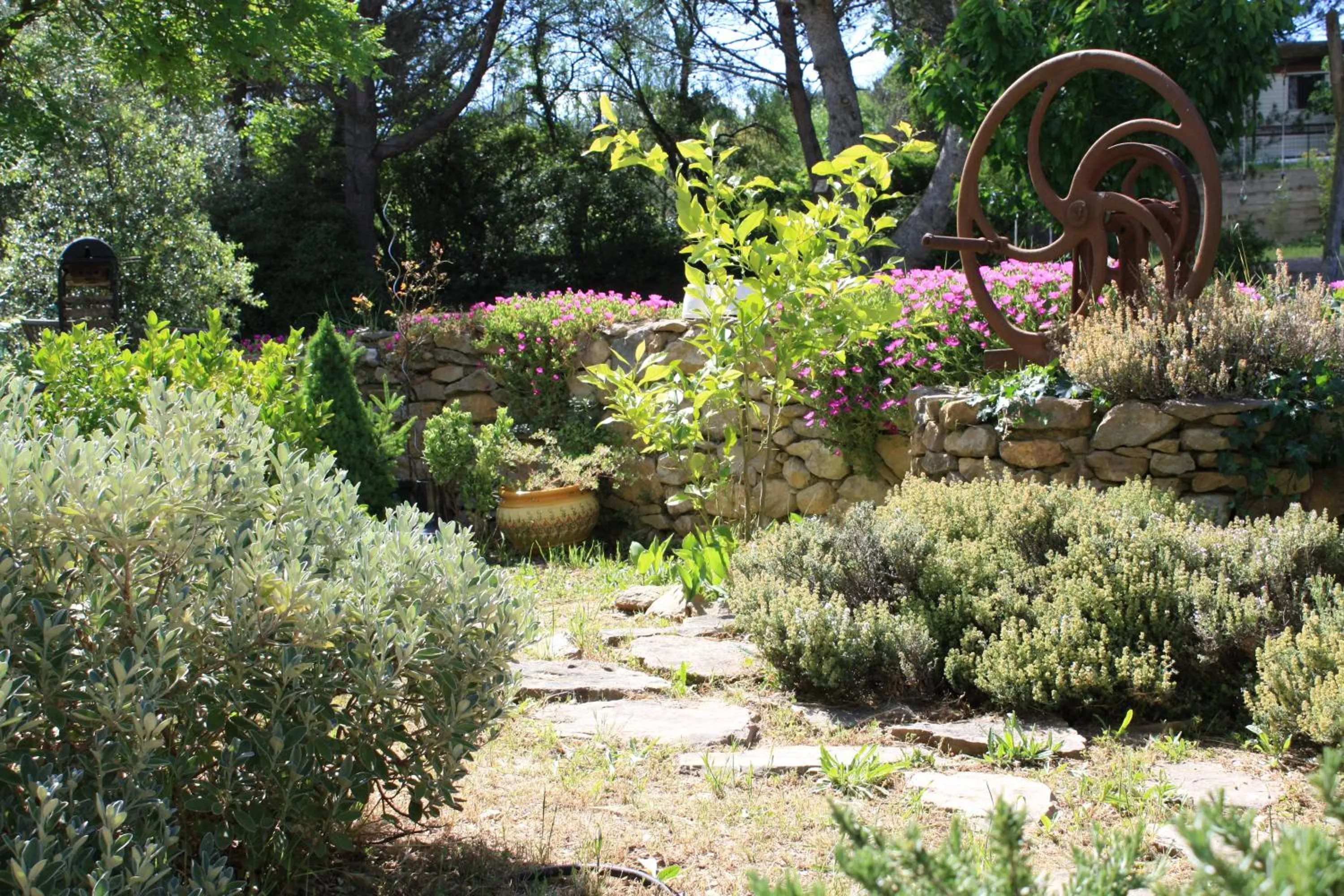 Garden in Chambres d'hôtes Les Gragniotes