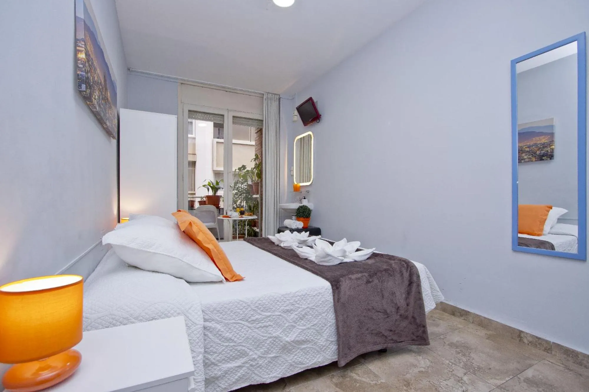 Bed in Barcelona City Seven Hostal