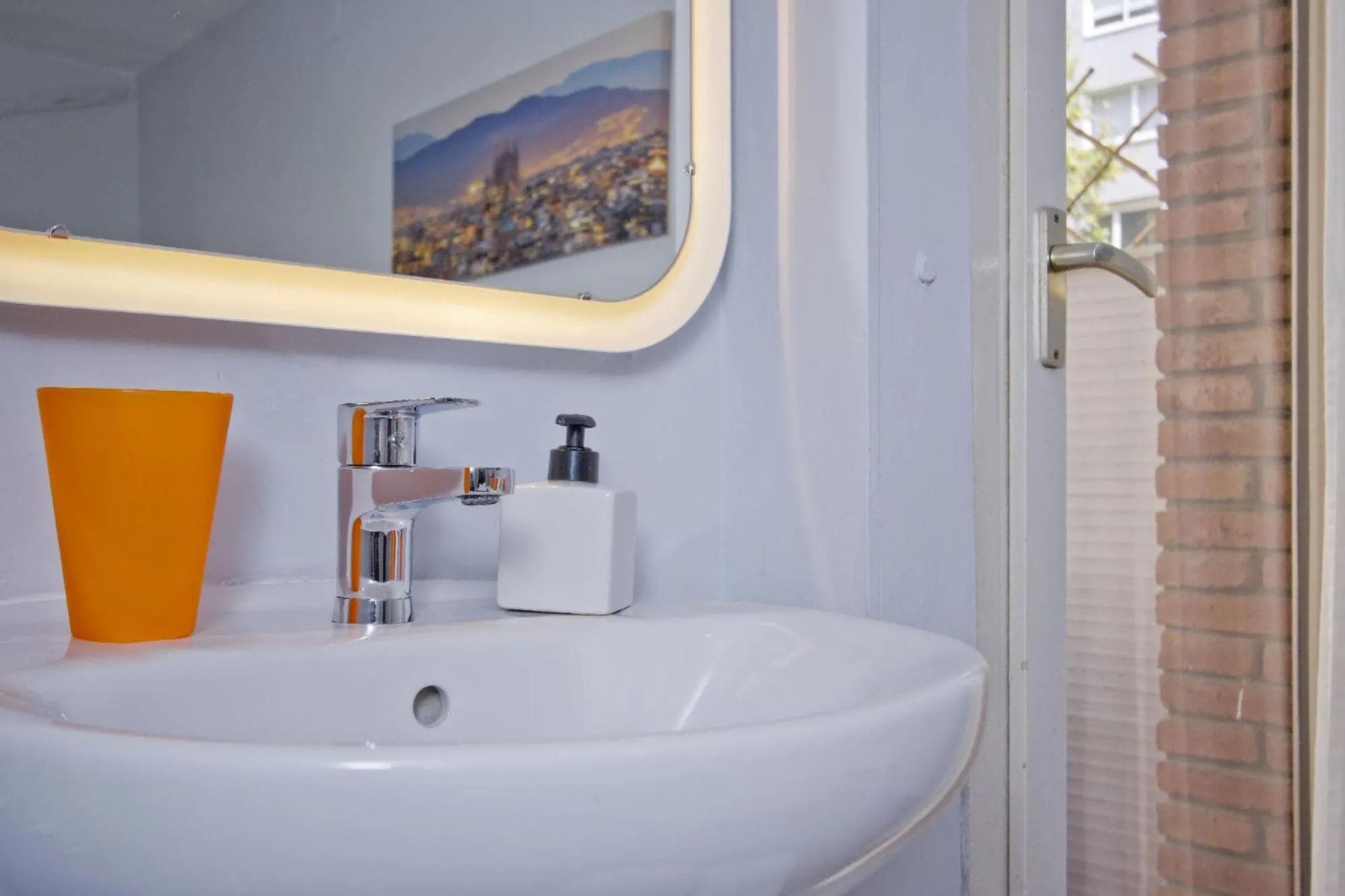 Barcelona City Seven Hostal