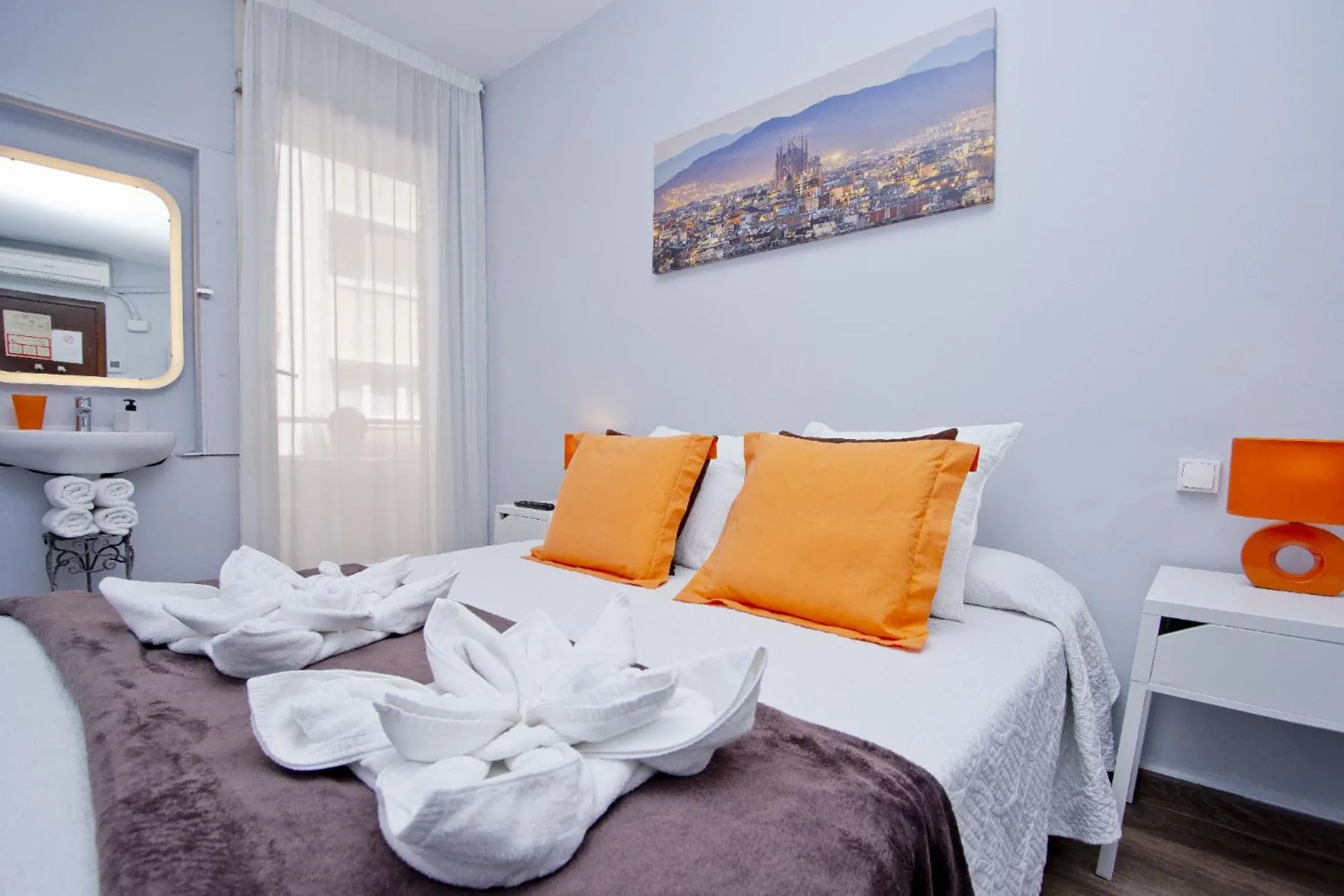 Bed in Barcelona City Seven Hostal