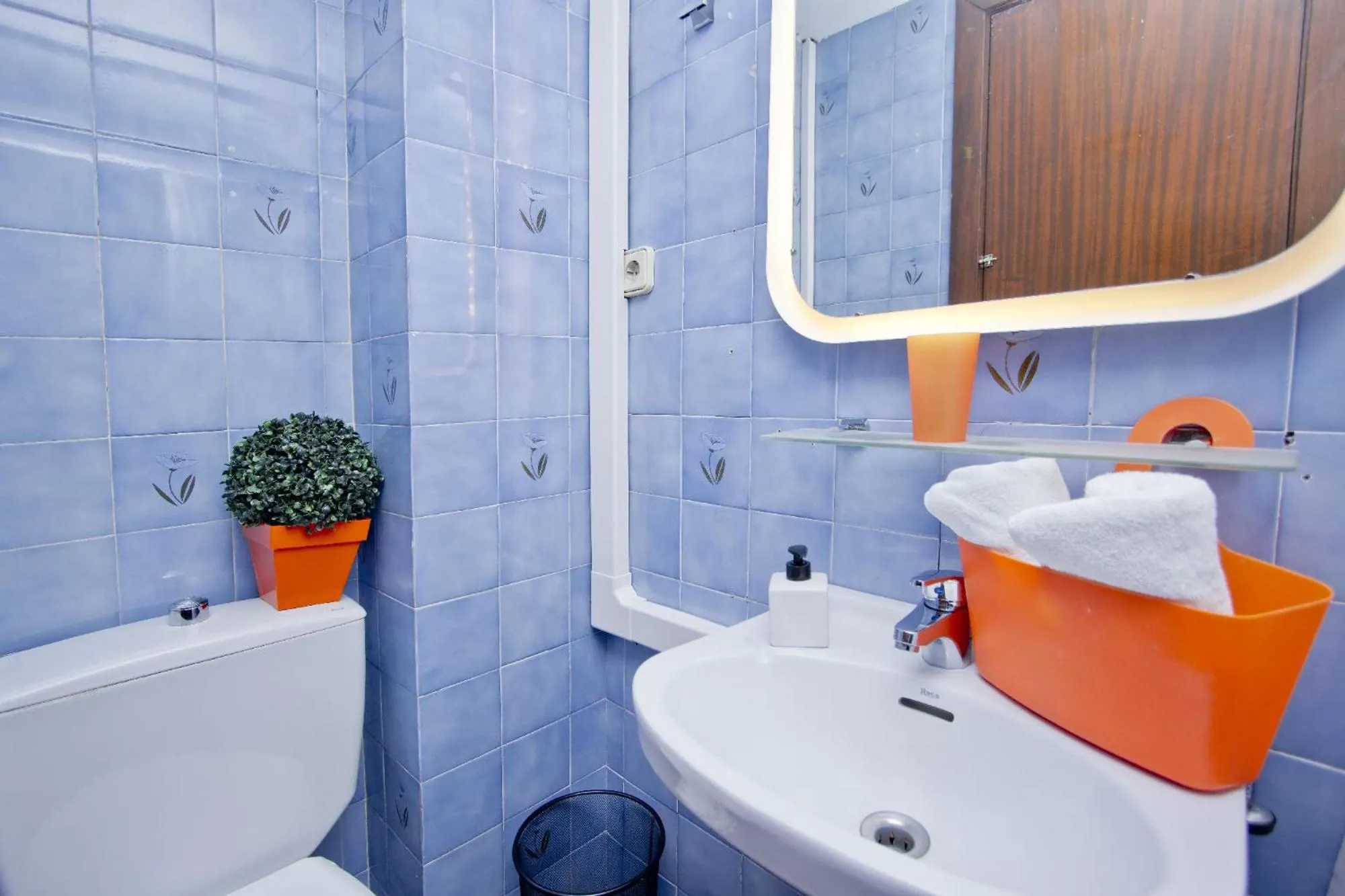 Barcelona City Seven Hostal