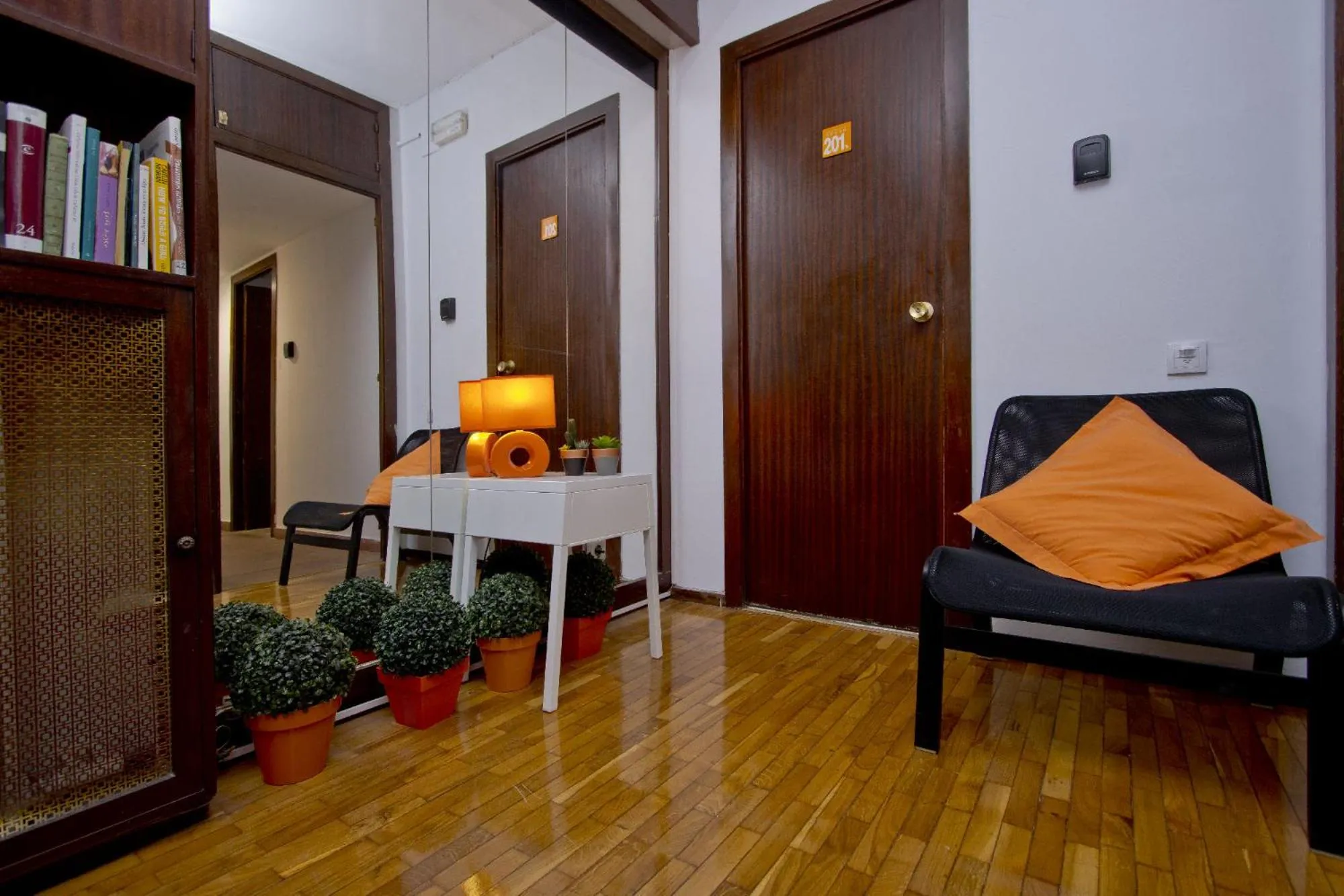 Barcelona City Seven Hostal