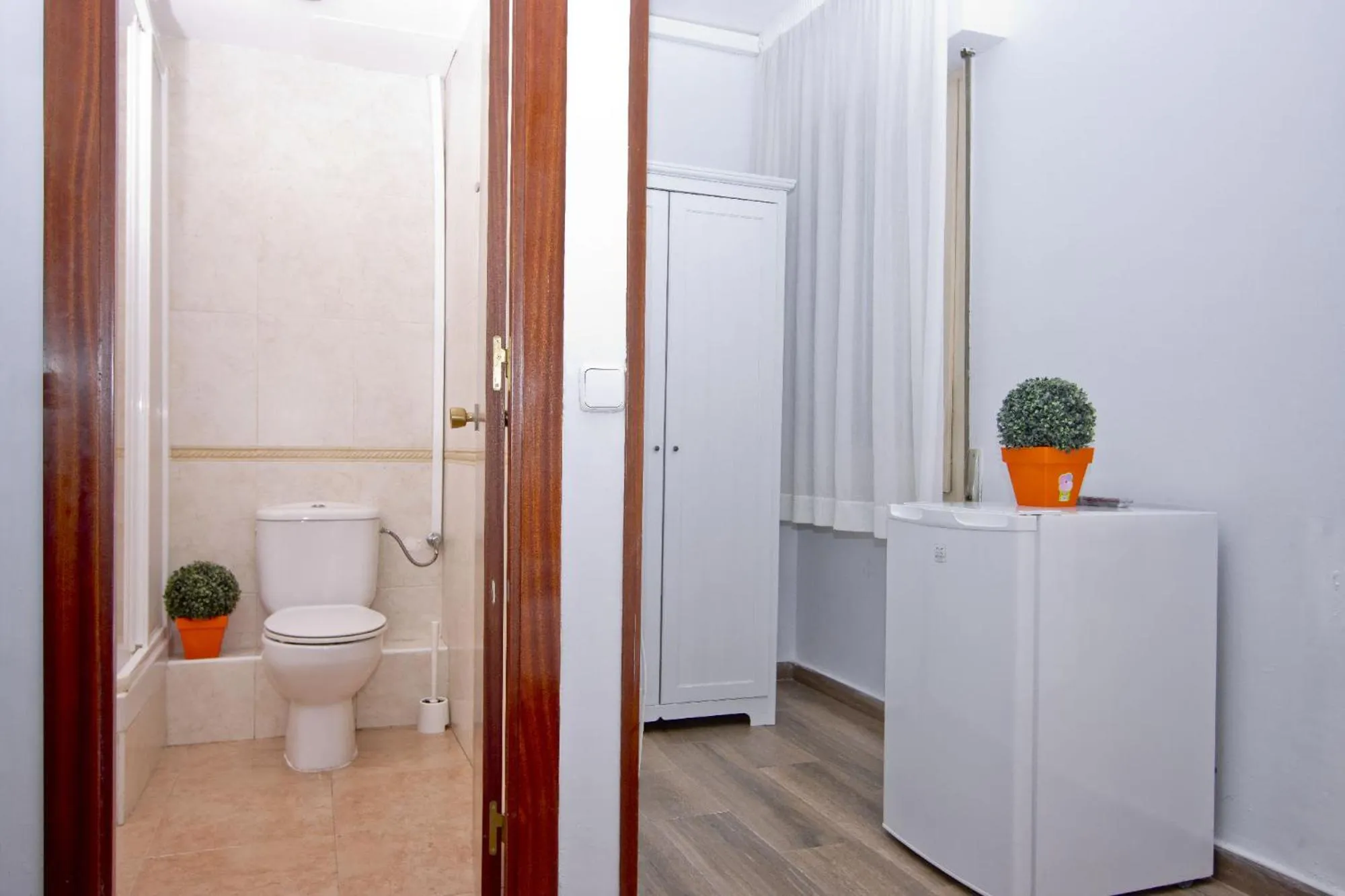 Barcelona City Seven Hostal