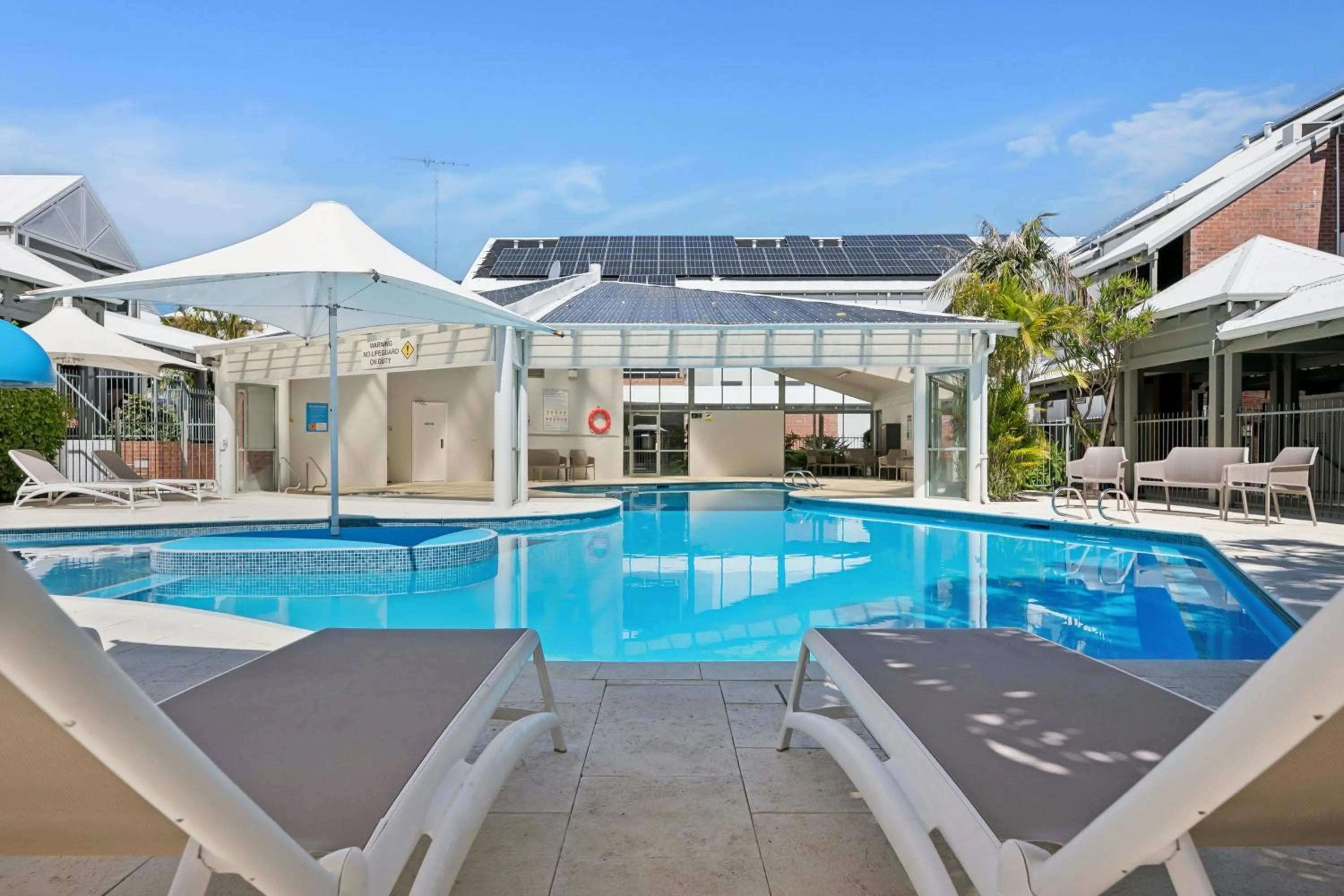 Property building in Broadwater Resort Como