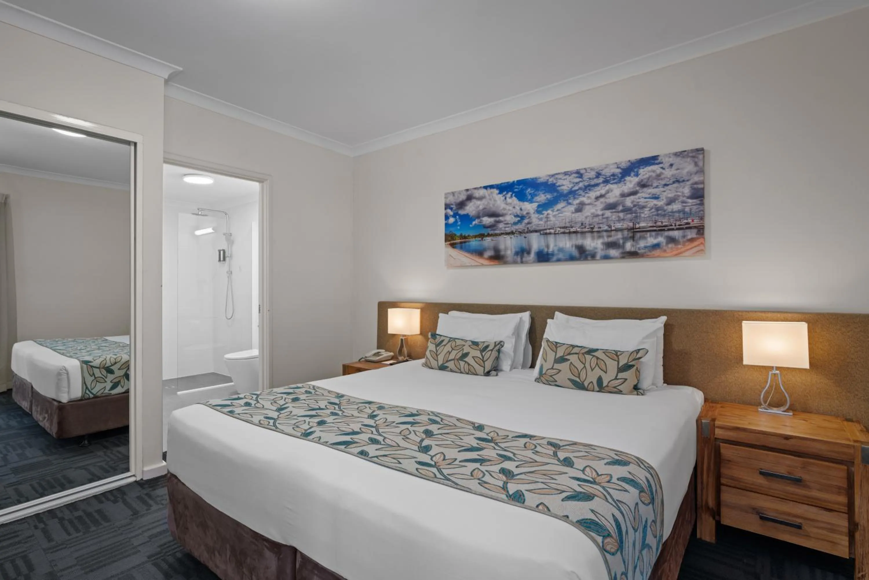 Bedroom, Bed in Broadwater Resort Como