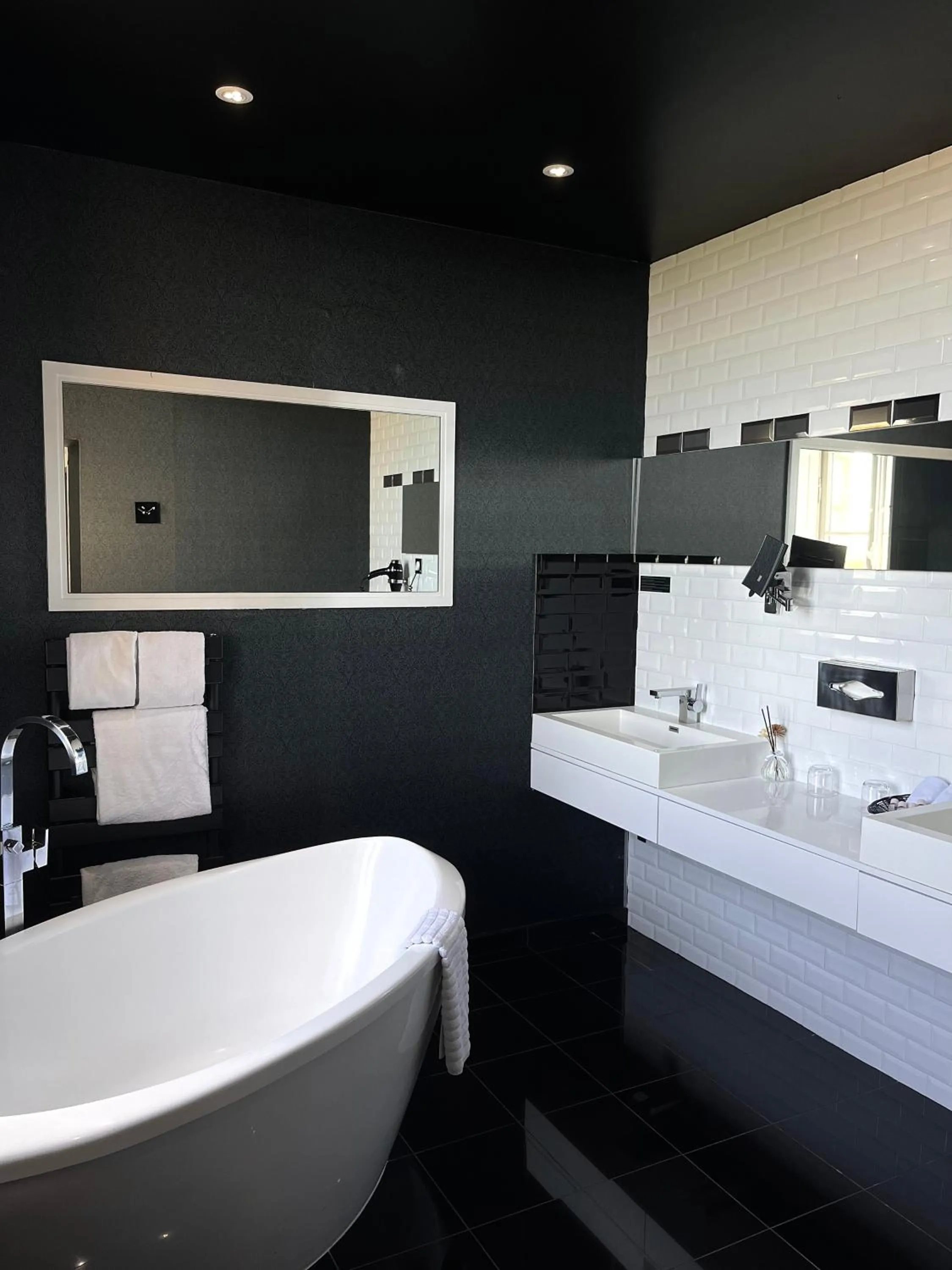 Bathroom in Art Hotel