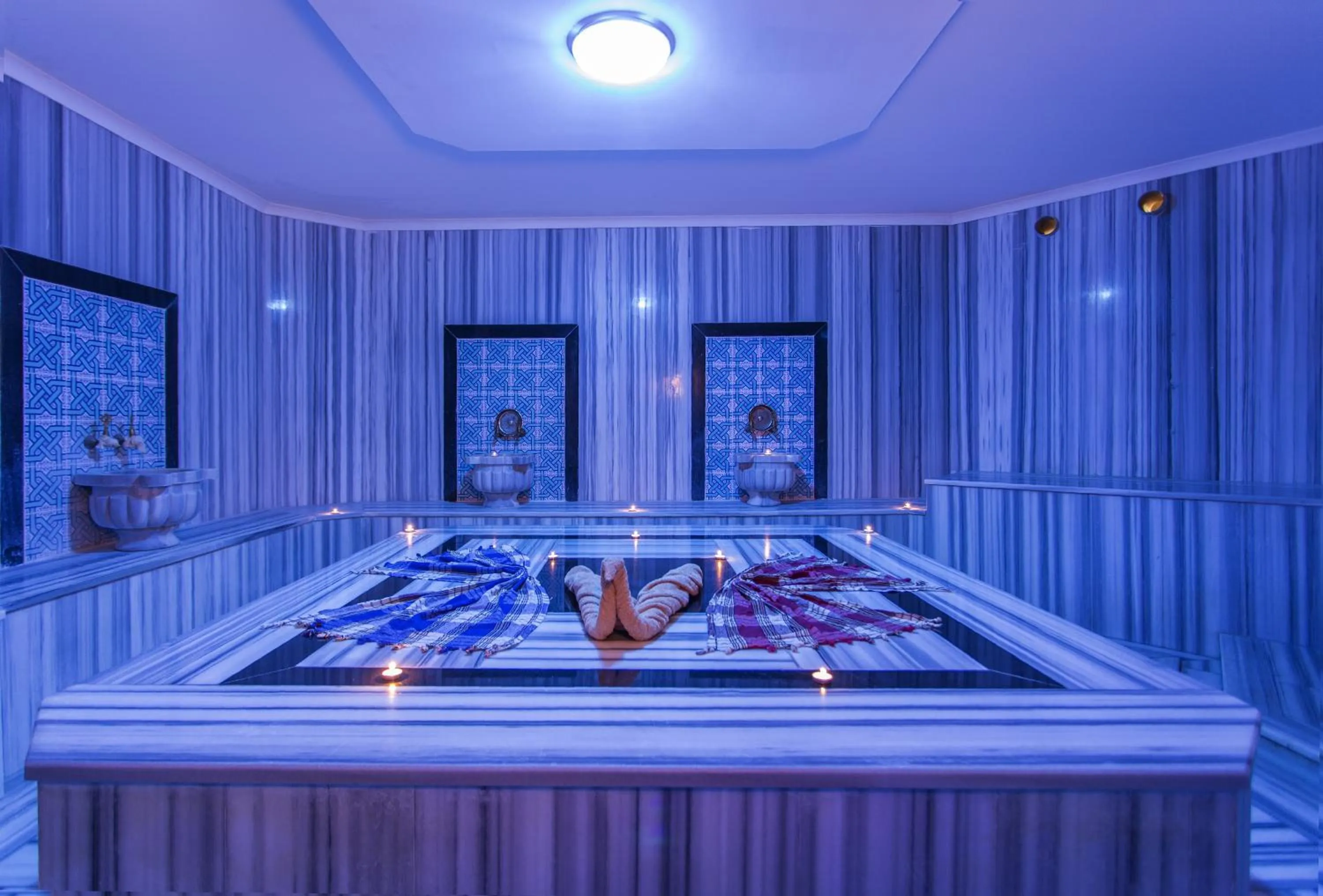 Public Bath in Kleopatra Ada Beach Hotel