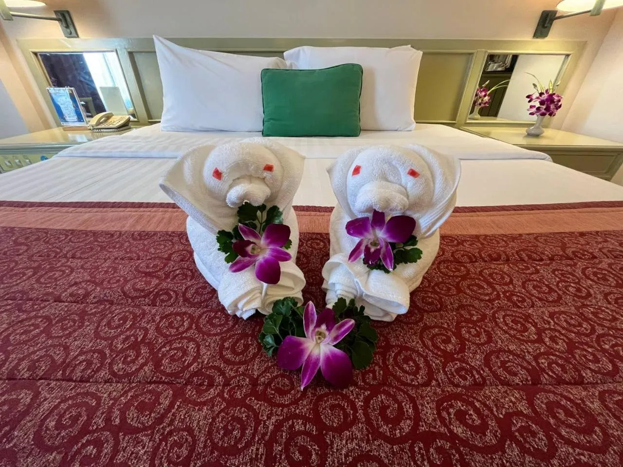 Bed in Cholchan Pattaya Beach Resort - SHA Extra Plus