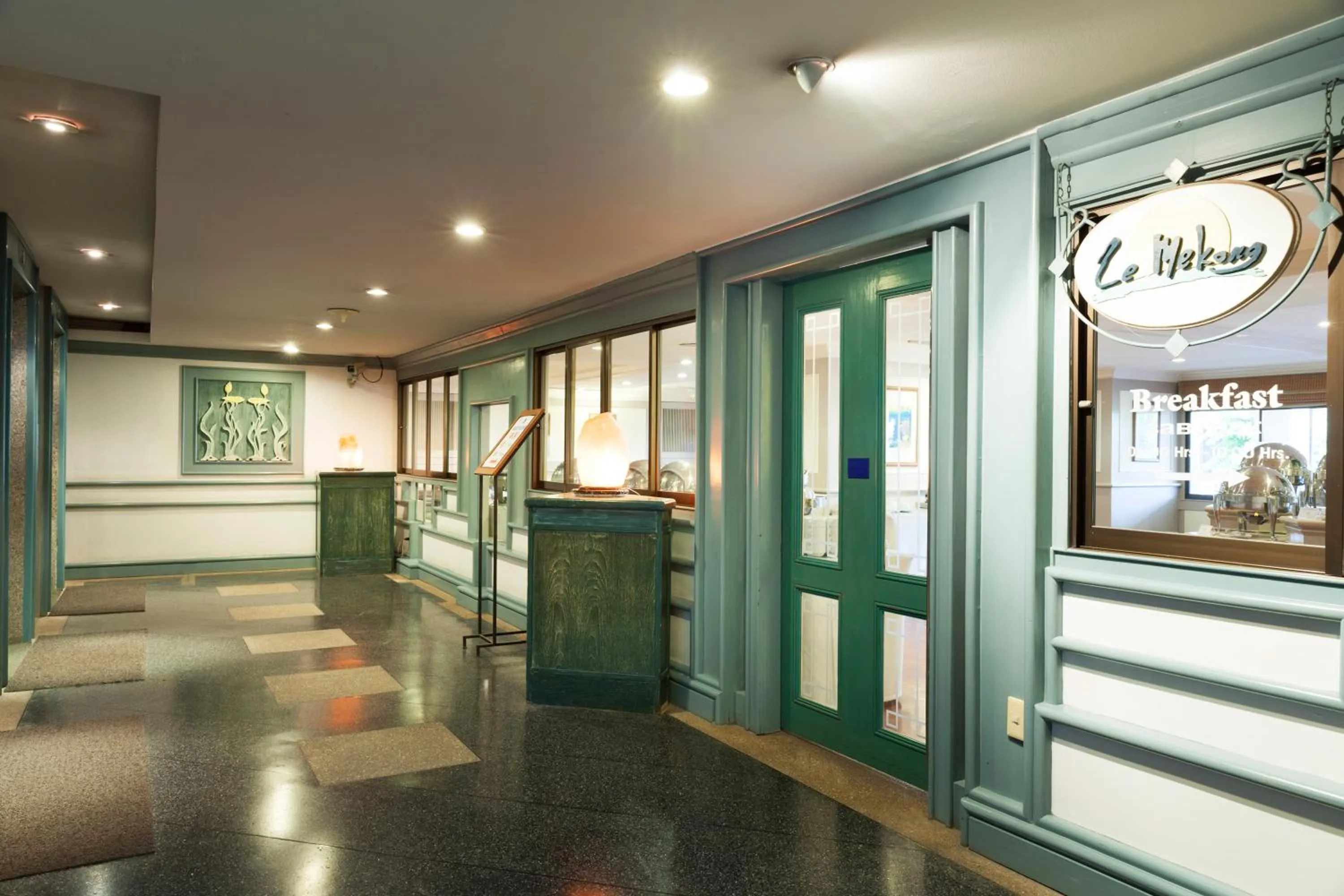 Restaurant/places to eat in Cholchan Pattaya Beach Resort - SHA Extra Plus