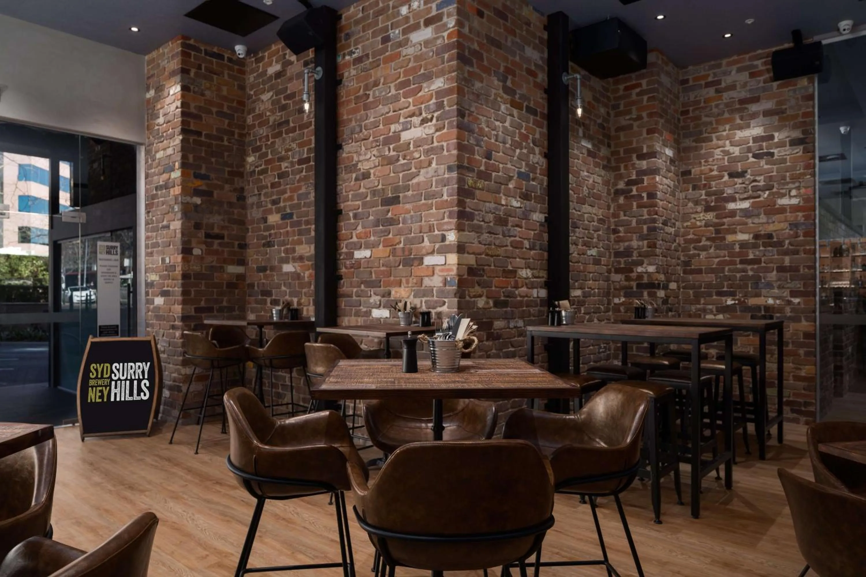 Lounge or bar in Rydges Sydney Central