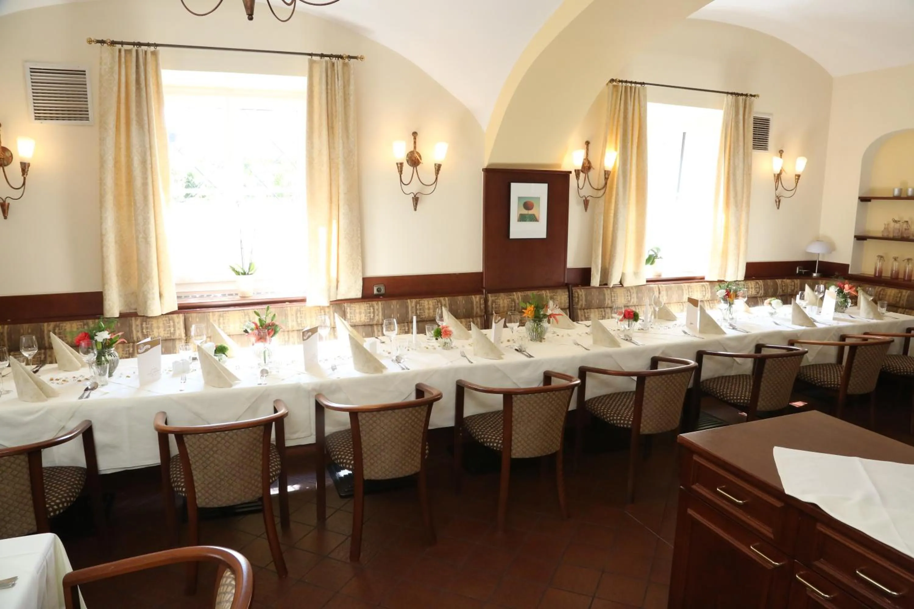 Restaurant/places to eat in Donau Lodge