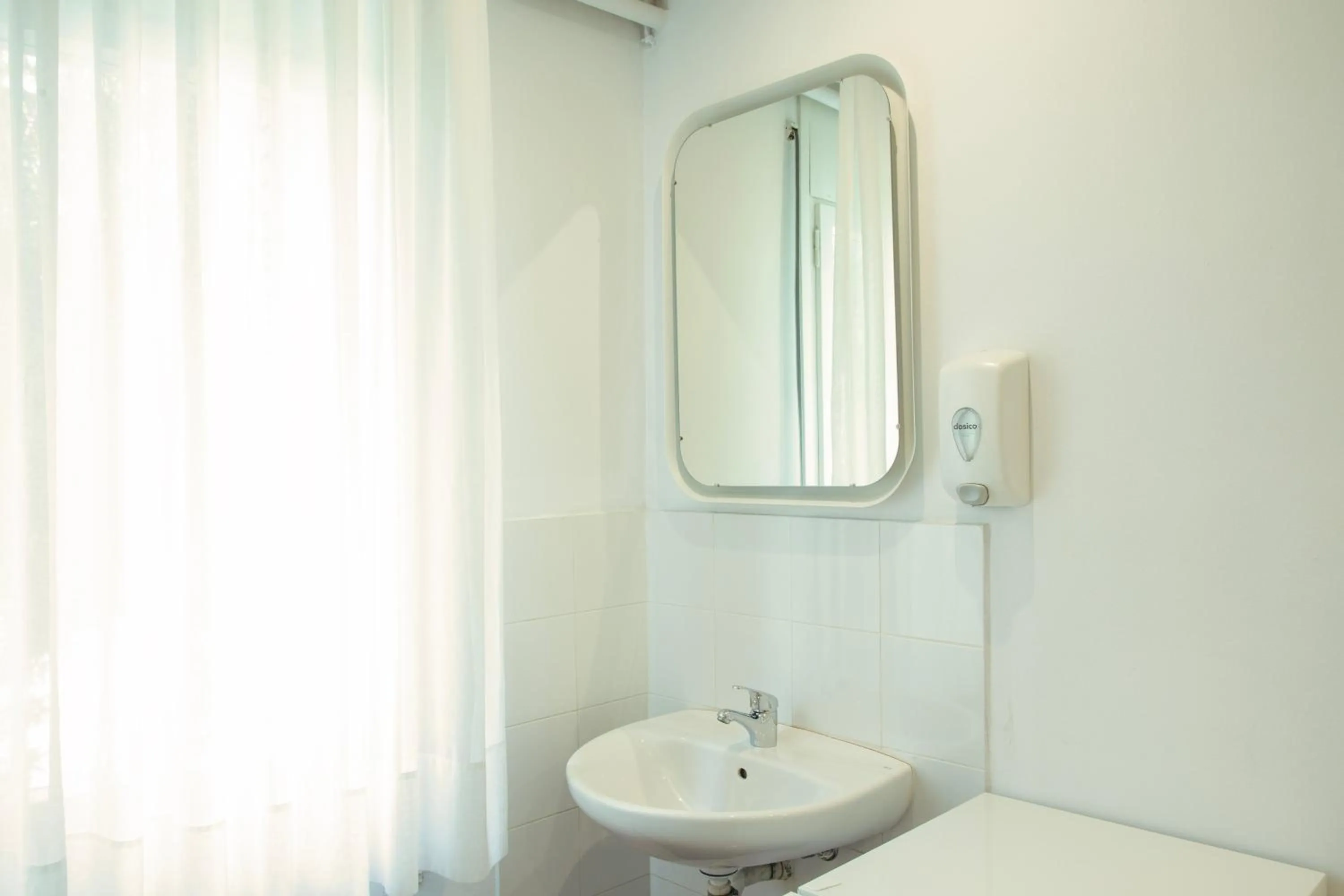 Barcelona City Street Hostal