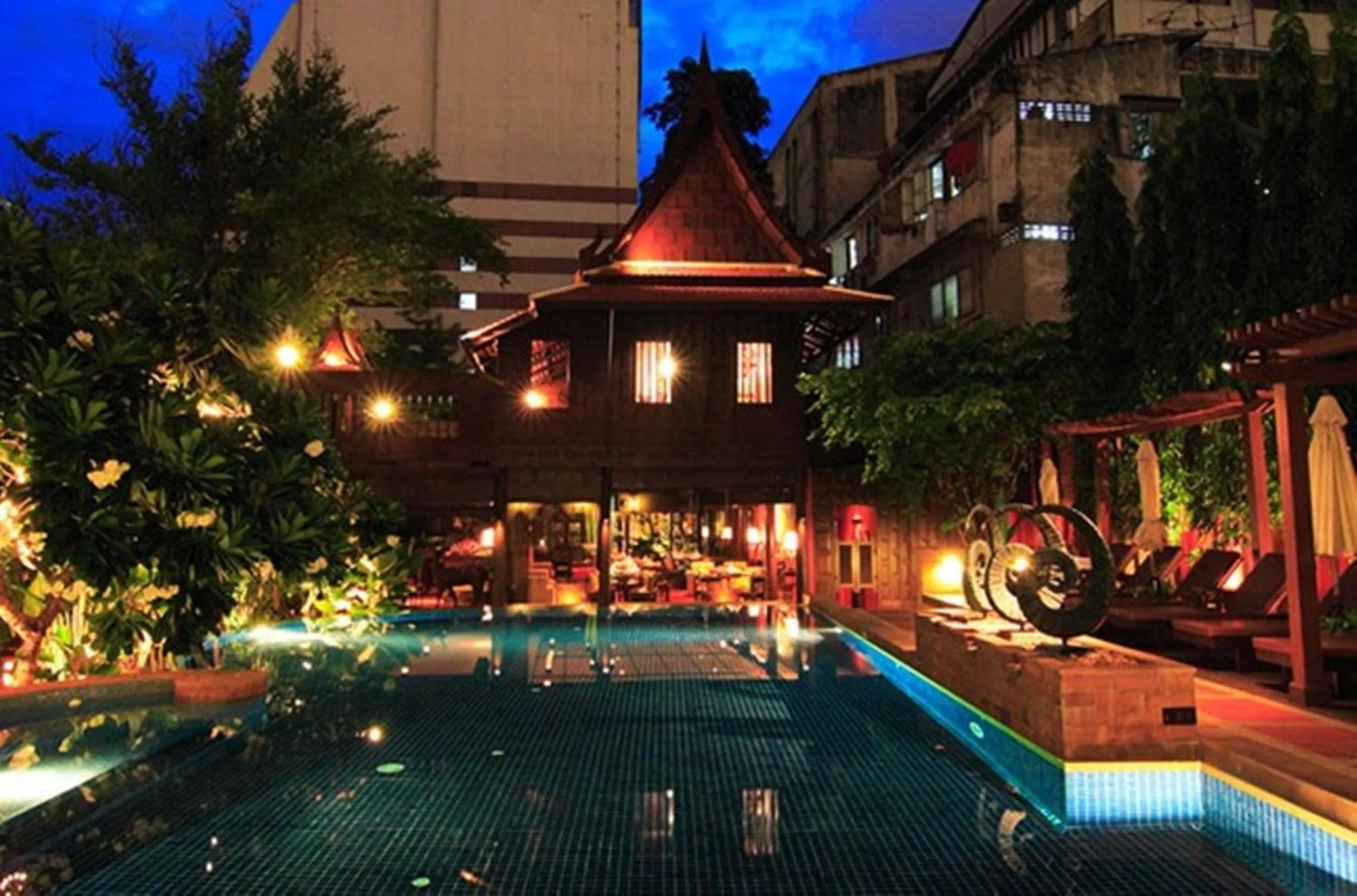 Swimming pool in Rose Hotel